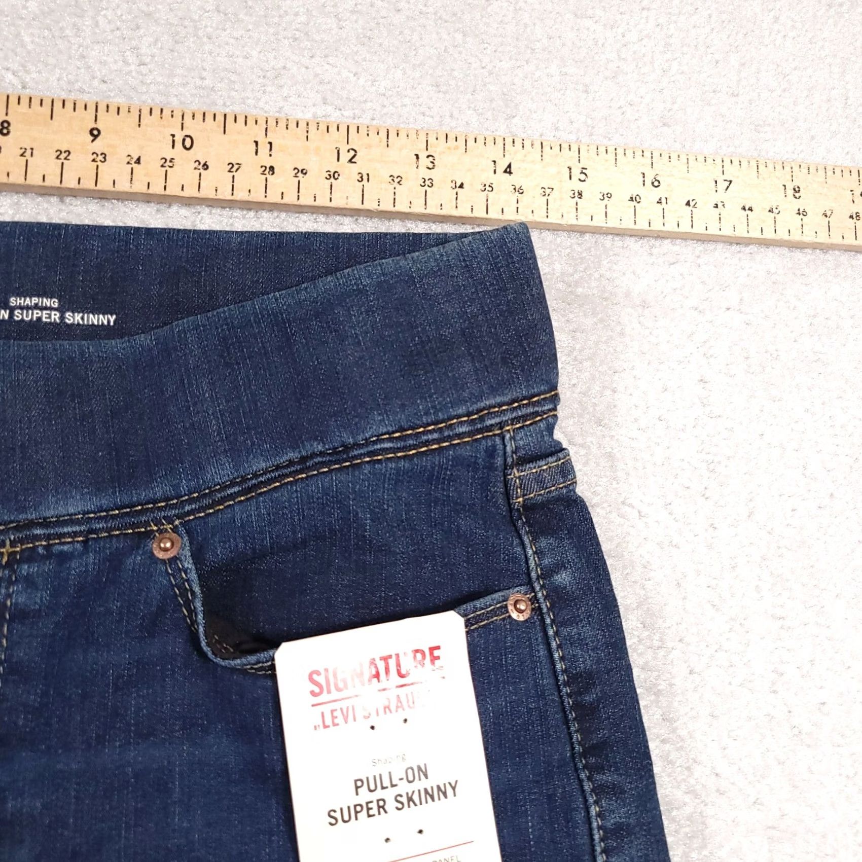 Levi's VINTAGE? No. Levi's Shaping Pull-On Jeans Women Skinny 4 W27 Denim Blue 5-Pocket Zipper Modern? Size 27" / US 4 / IT 40 - 6 Thumbnail