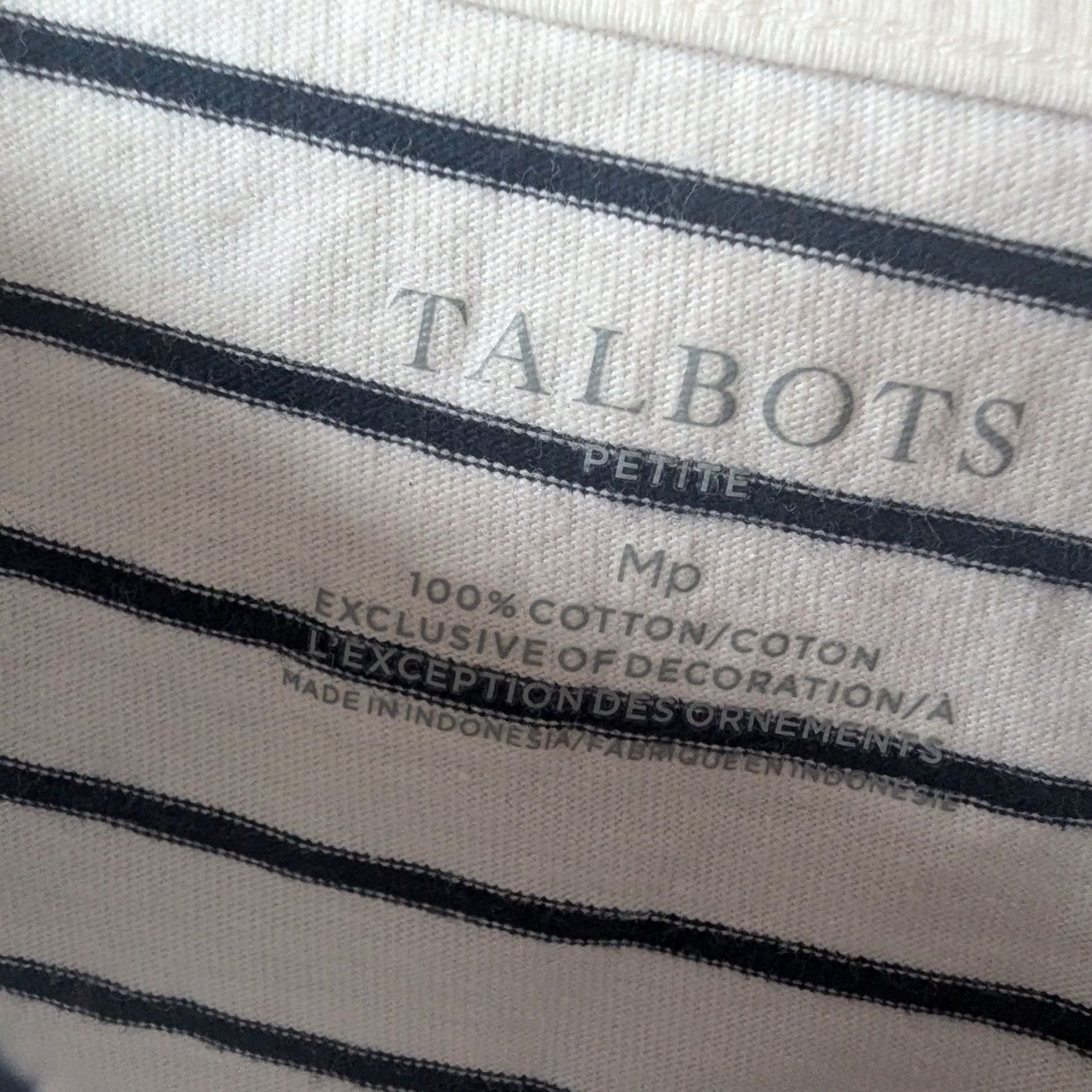 Talbots Talbots White Black Striped Holly Berry Applique Women Top Festive Holiday MP Size M / US 6-8 / IT 42-44 - 6 Thumbnail