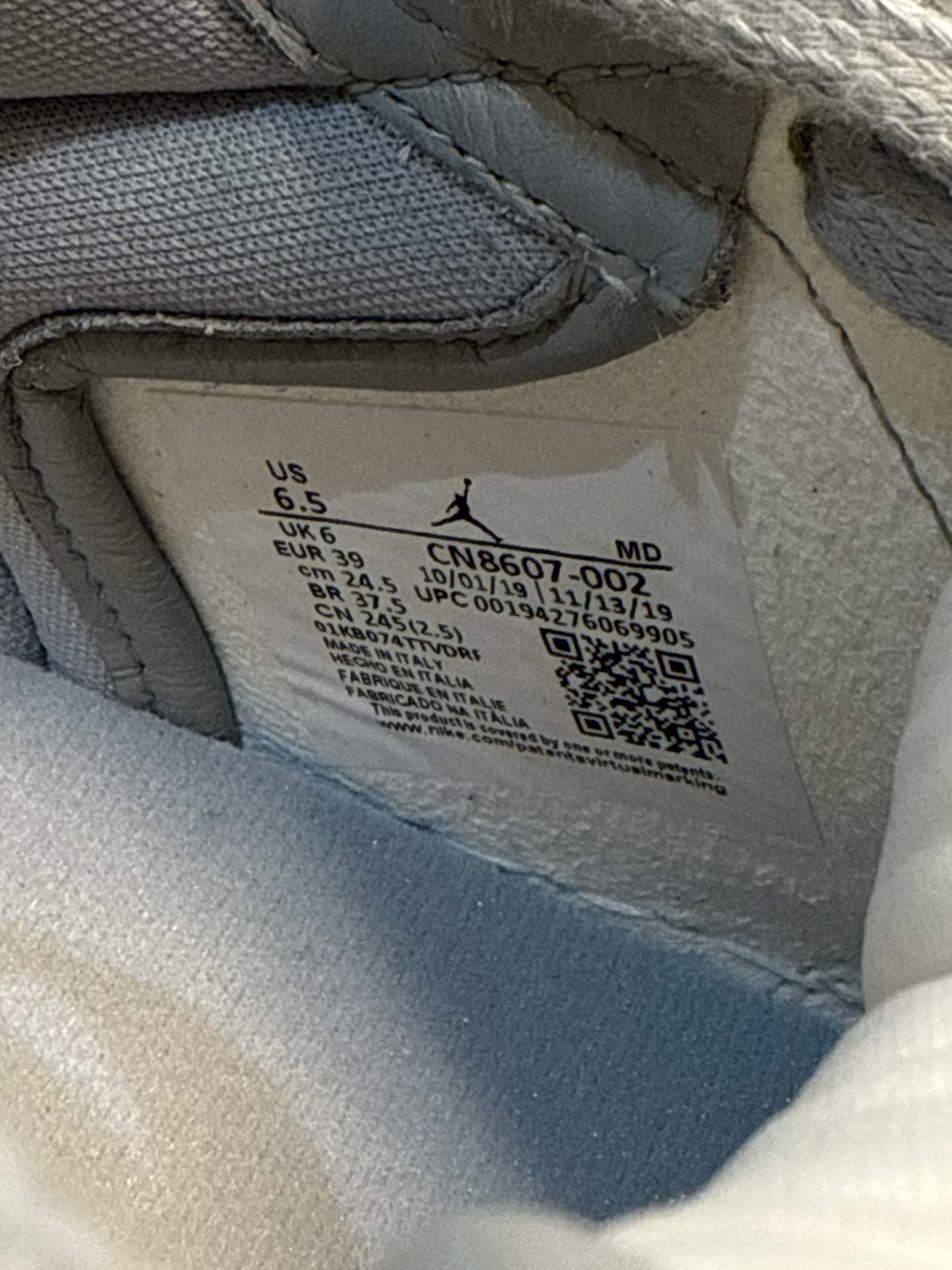 Dior × Jordan Brand Jordan x Dior Air Jordan 1 Retro High Top Sneaker BNIB Size US 6.5 / EU 39-40 - 21 Thumbnail