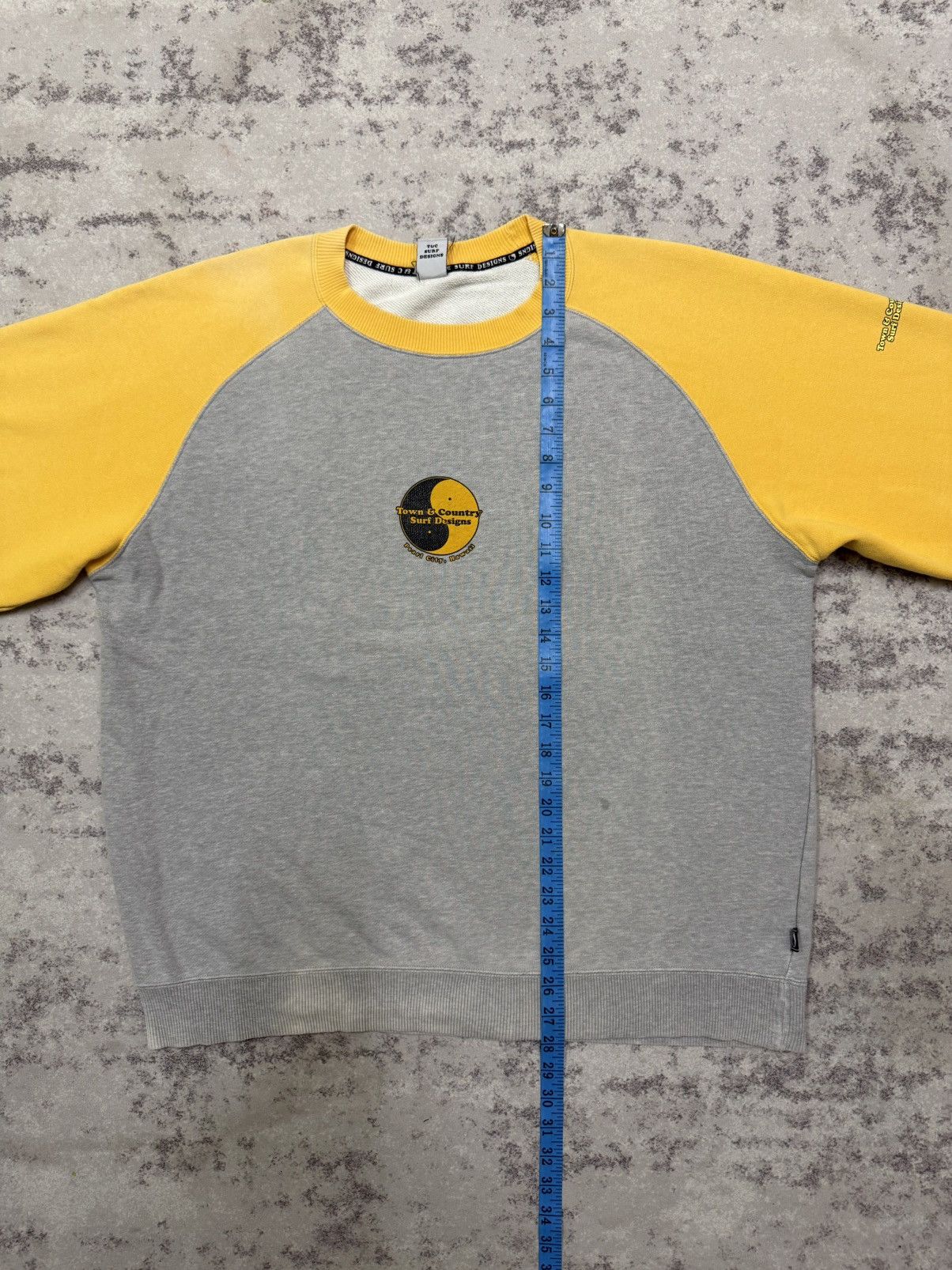 Vintage Vintage T&C Surf Design Hawaii Raglan Sleeve Sweatshirt Size US XL / EU 56 / 4 - 18 Thumbnail