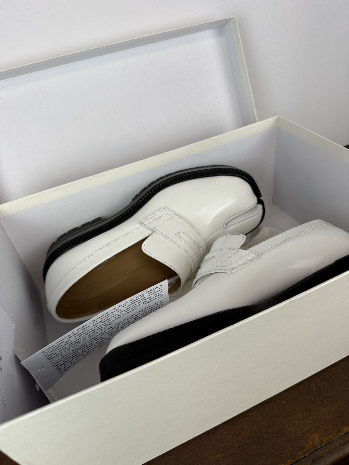 Maison Margiela White Maison Martin Margiela Tabi loafers (new with box) Size US 7.5 / IT 37.5 - 10 Thumbnail