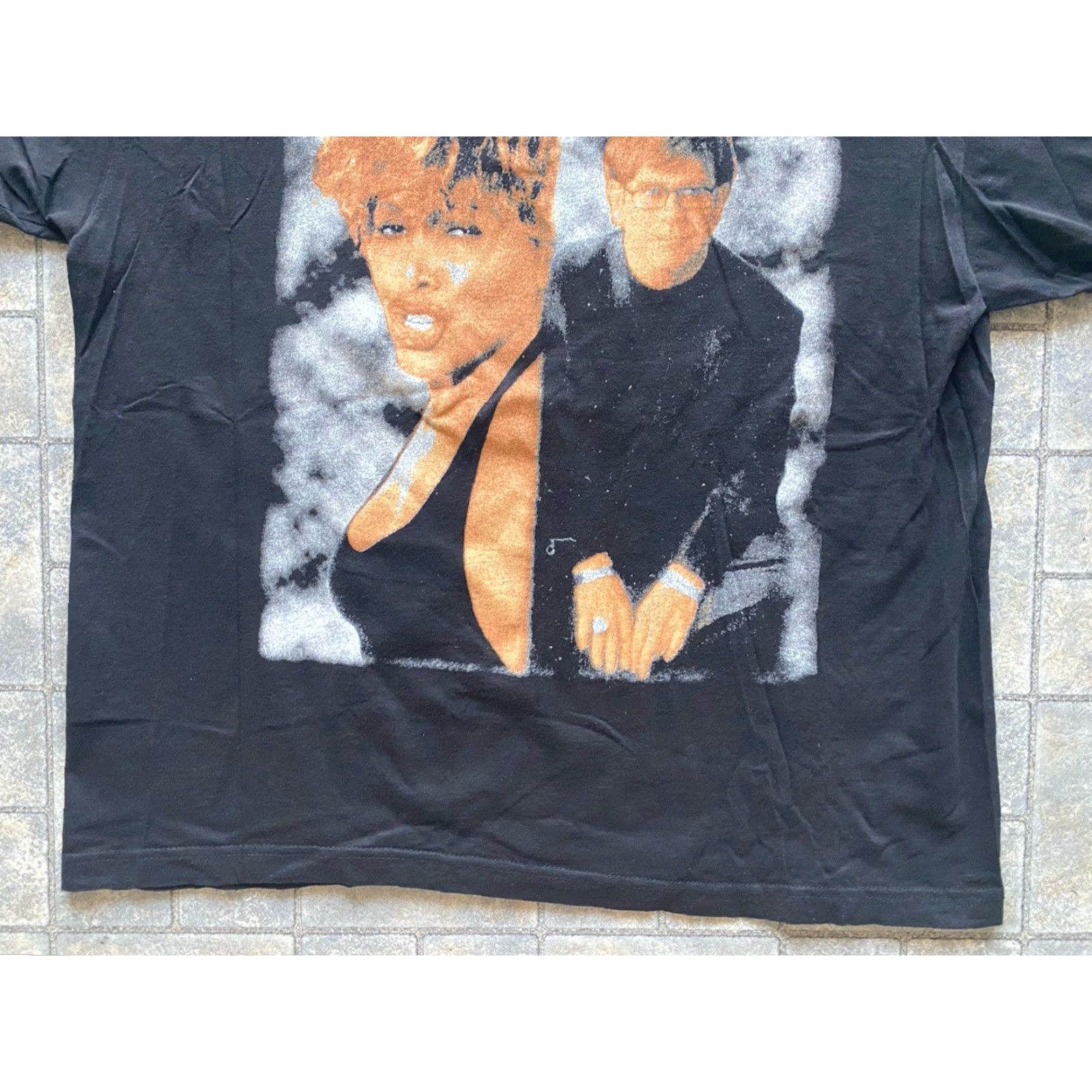 Olive VINTAGE Samrat T-Shirt Live In Vegas 1999-2000 Tina Turner Elton John Men’s XL Black Short Sleeve Shirt Mus ic 90s Mens Size US XL / EU 56 / 4 - 5 Thumbnail