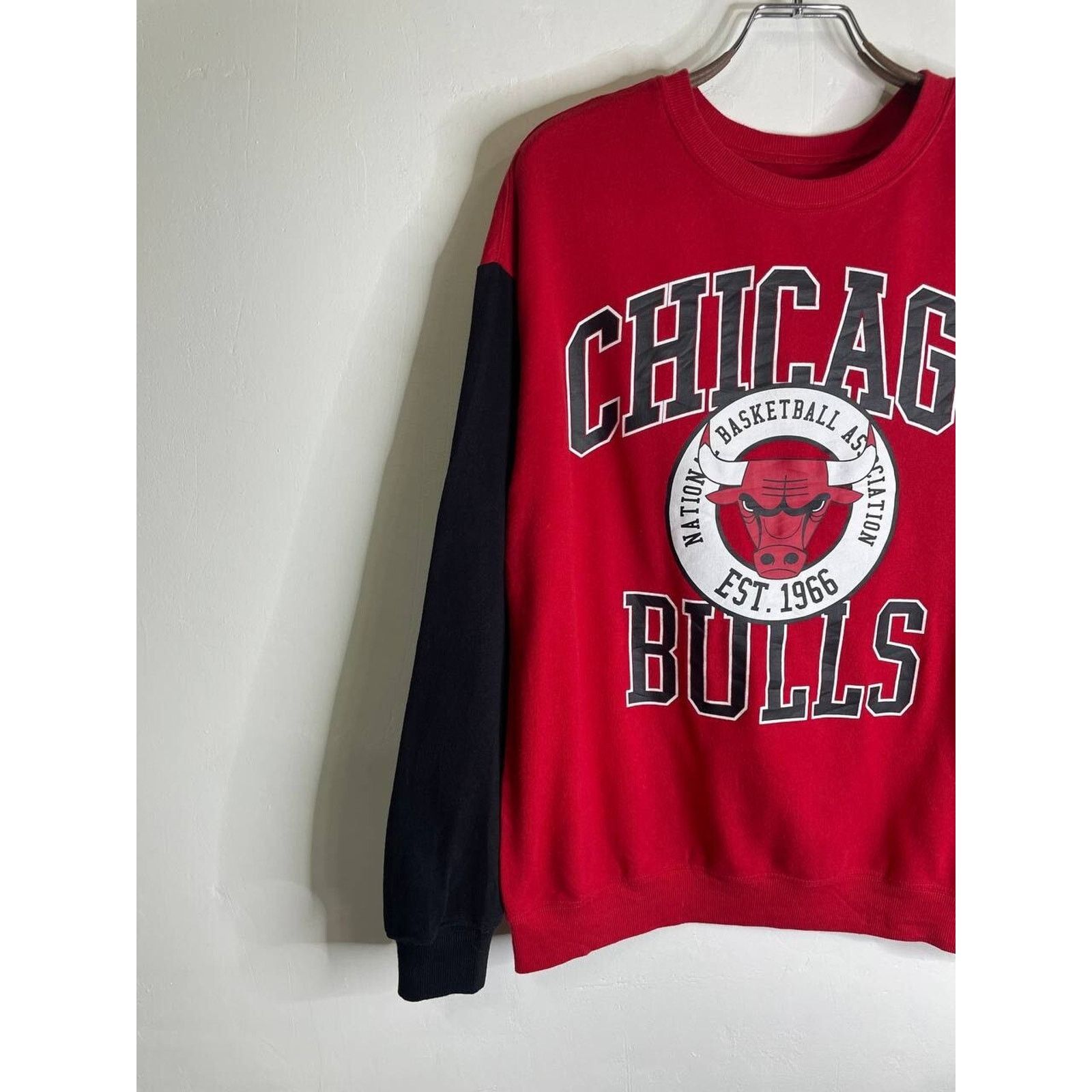 NBA Vintage Chicago Bulls NBA Red Crewneck Sweatshirt Size L Size US L / EU 52-54 / 3 - 4 Thumbnail