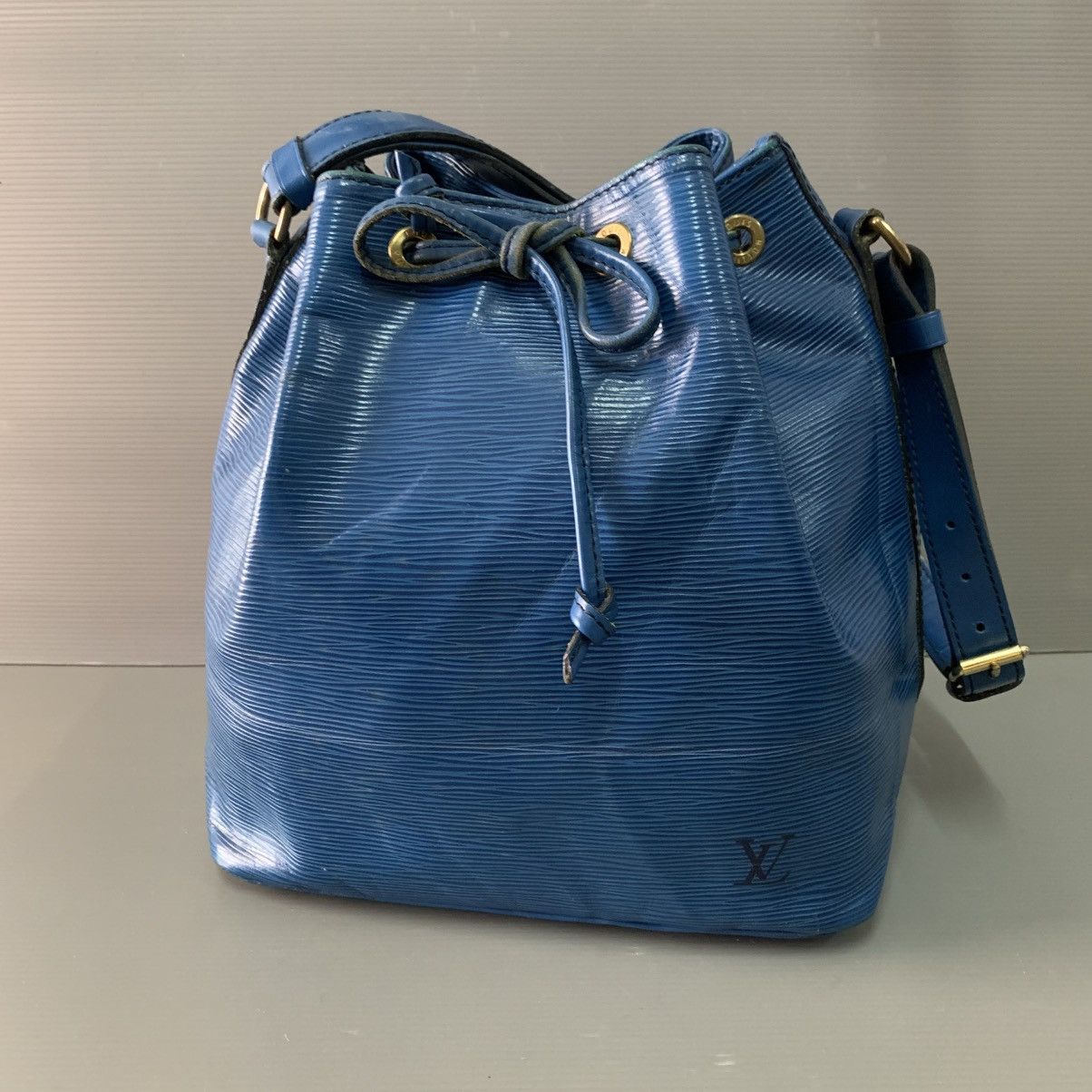 Louis Vuitton Louis Vuitton Epi Leather Petit Noe Bucket Bag Size ONE SIZE - 2 Thumbnail
