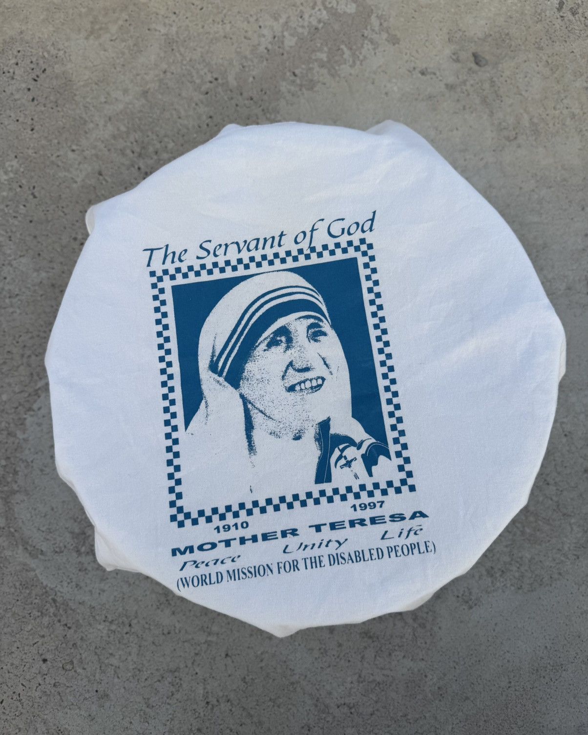 Vintage Vintage Mother Teresa white cotton t-shirt 1997 Size US XL / EU 56 / 4 - 1 Thumbnail