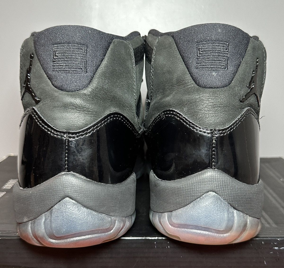 Jordan Brand Size 12 - Jordan 11 Retro Cap and Gown 2018 Size US 12 / EU 45 - 3 Thumbnail