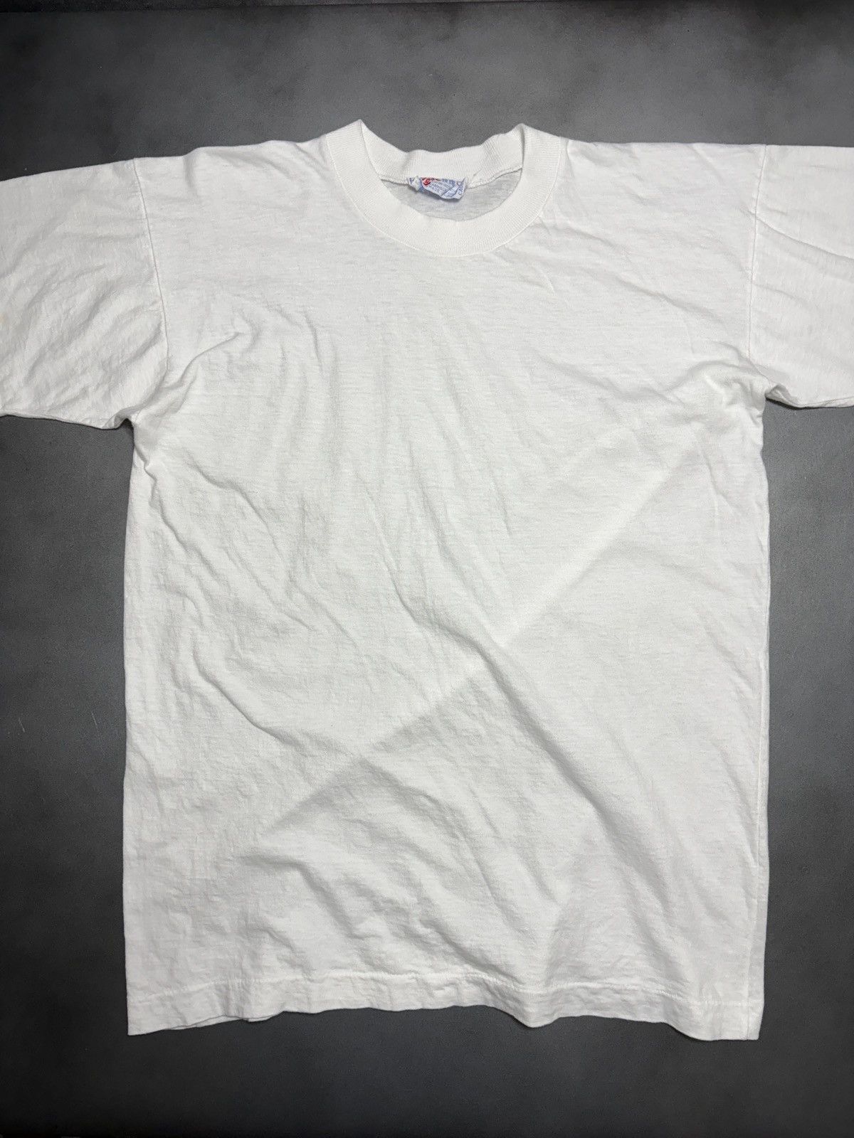 Vintage Vintage Blank Tee 1980s White T-Shirt 80s Rose Single Stitch Size US S / EU 44-46 / 1 - 5 Thumbnail