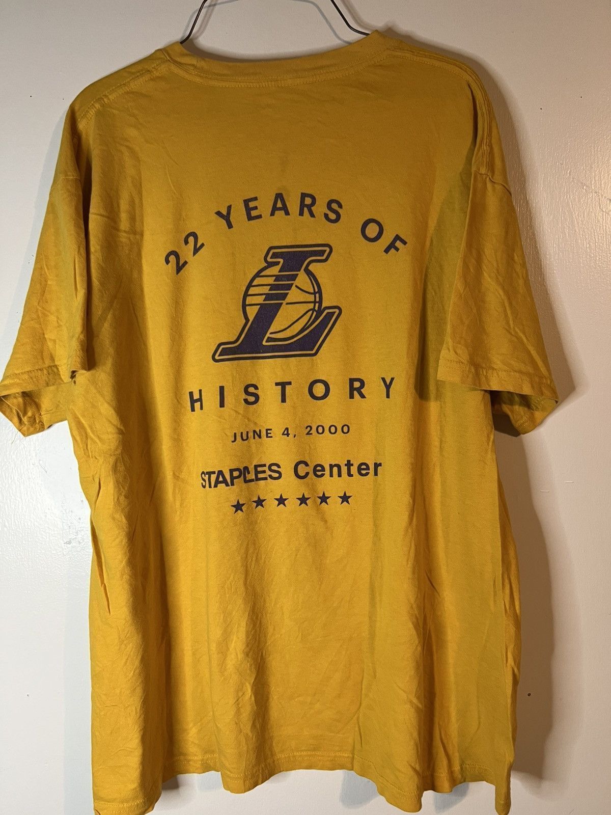 Vintage Vintage Los Angeles Lakers Basketball Tshirt Size US L / EU 52-54 / 3 - 2 Thumbnail