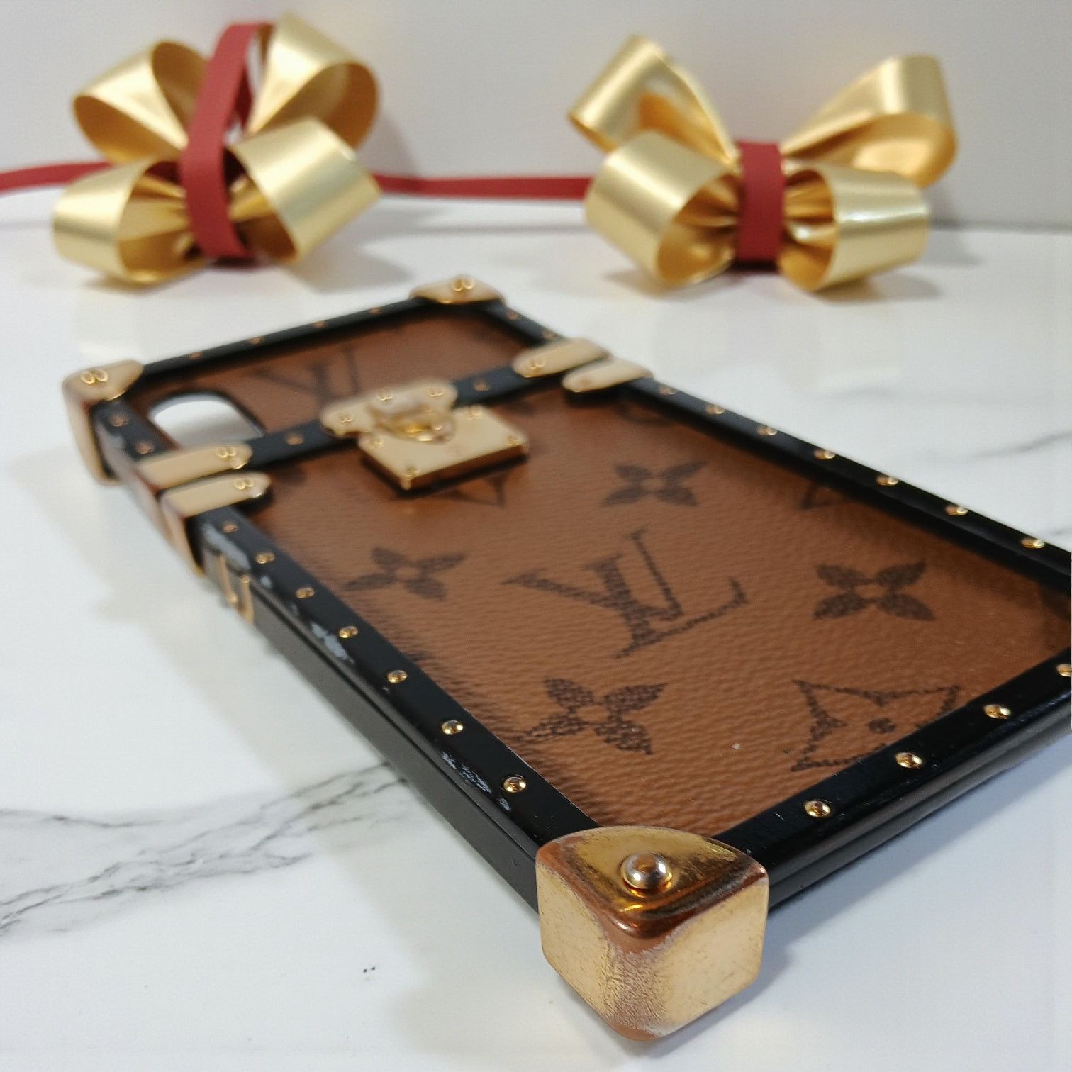 Louis Vuitton Louis Vuitton Monogram Canvas Eye Trunk iPhone X Case w/ Box Size ONE SIZE - 4 Thumbnail