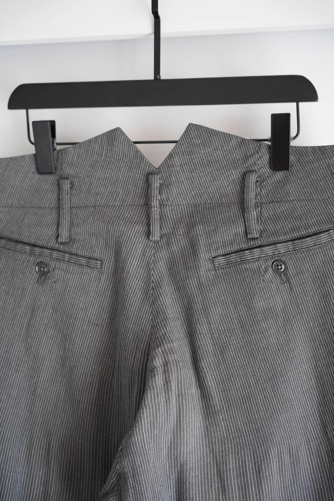 Yohji Yamamoto Yohji Yamamoto 11ss Fishtail trousers with grey stripes Size US 30 / EU 46 - 5 Thumbnail