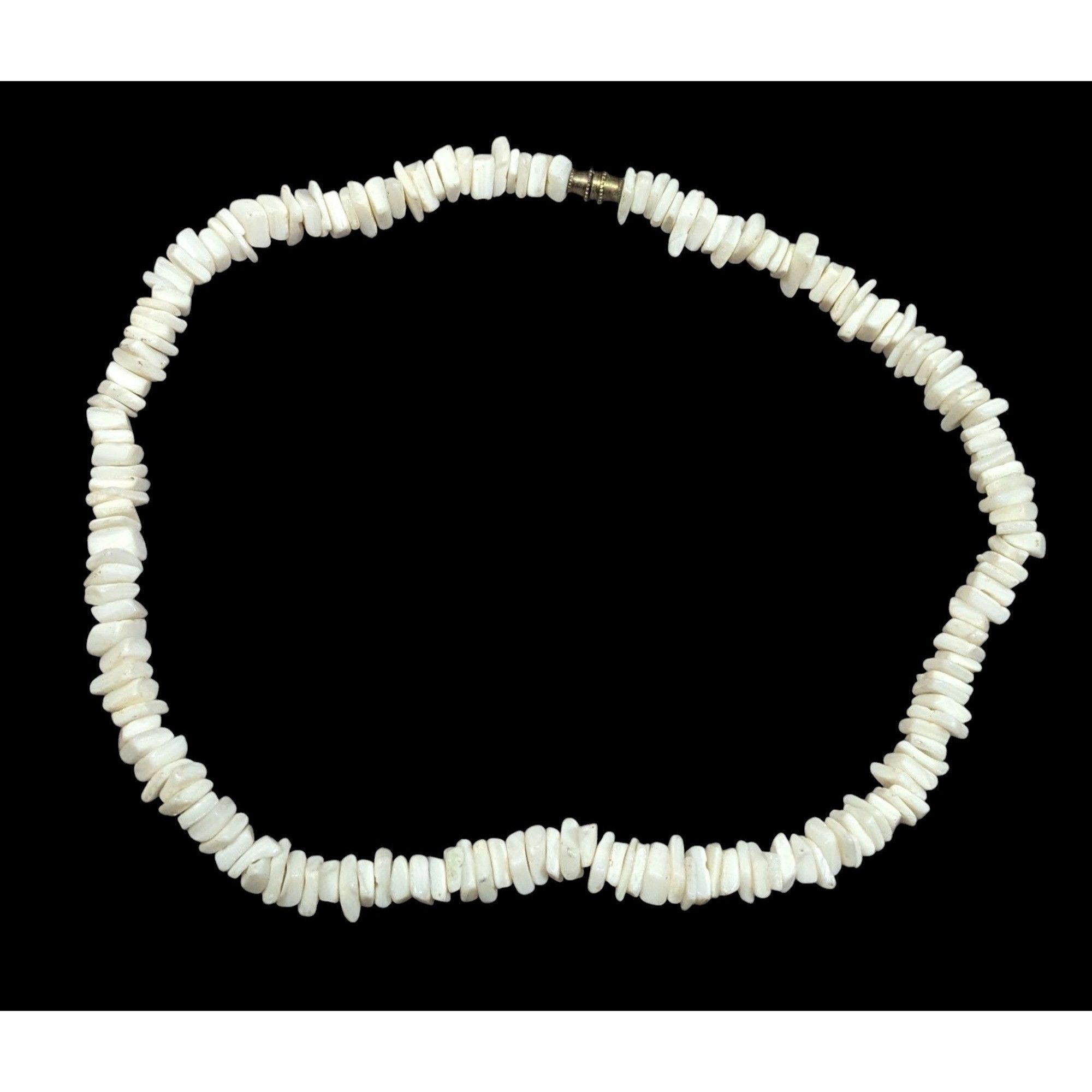 Other Retro 90s Style White Seashell Chip Necklace Size ONE SIZE - 1 Thumbnail