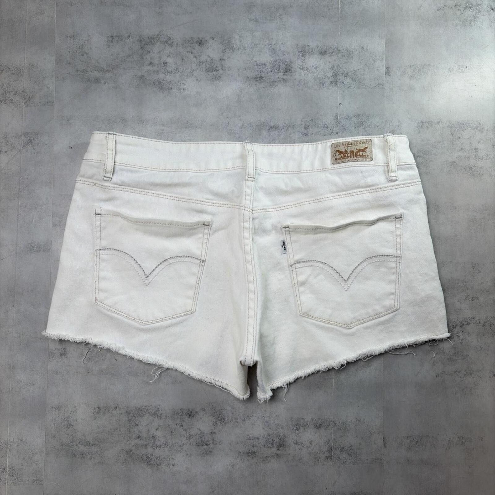 Levi's Y2K White Levi’s Shorty Short Grunge Mini Denim Shorts Size 34" / US 12 / IT 48 - 1 Thumbnail