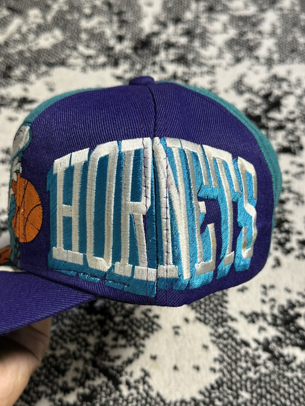 Vintage Vintage Charlotte Hornets 90s Colombian Hat Moster Logo Size ONE SIZE - 3 Thumbnail