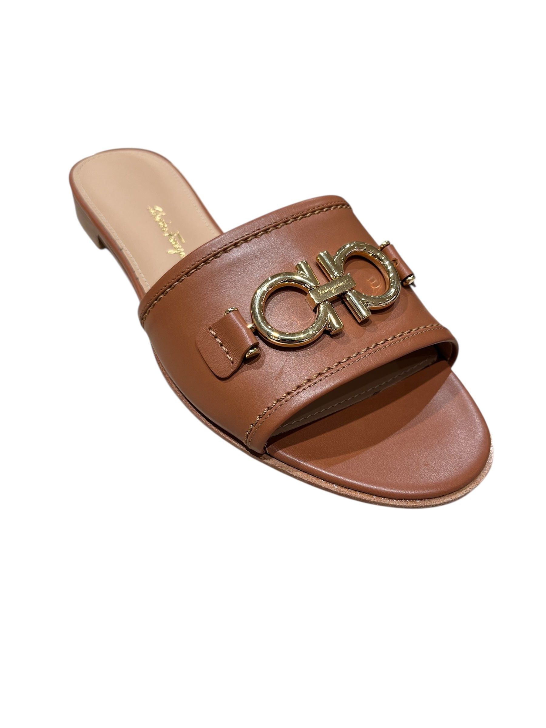 Salvatore Ferragamo Ferragamo Logo Rhodes Slide Sandals SIZE 5 Size ONE SIZE - 1 Thumbnail