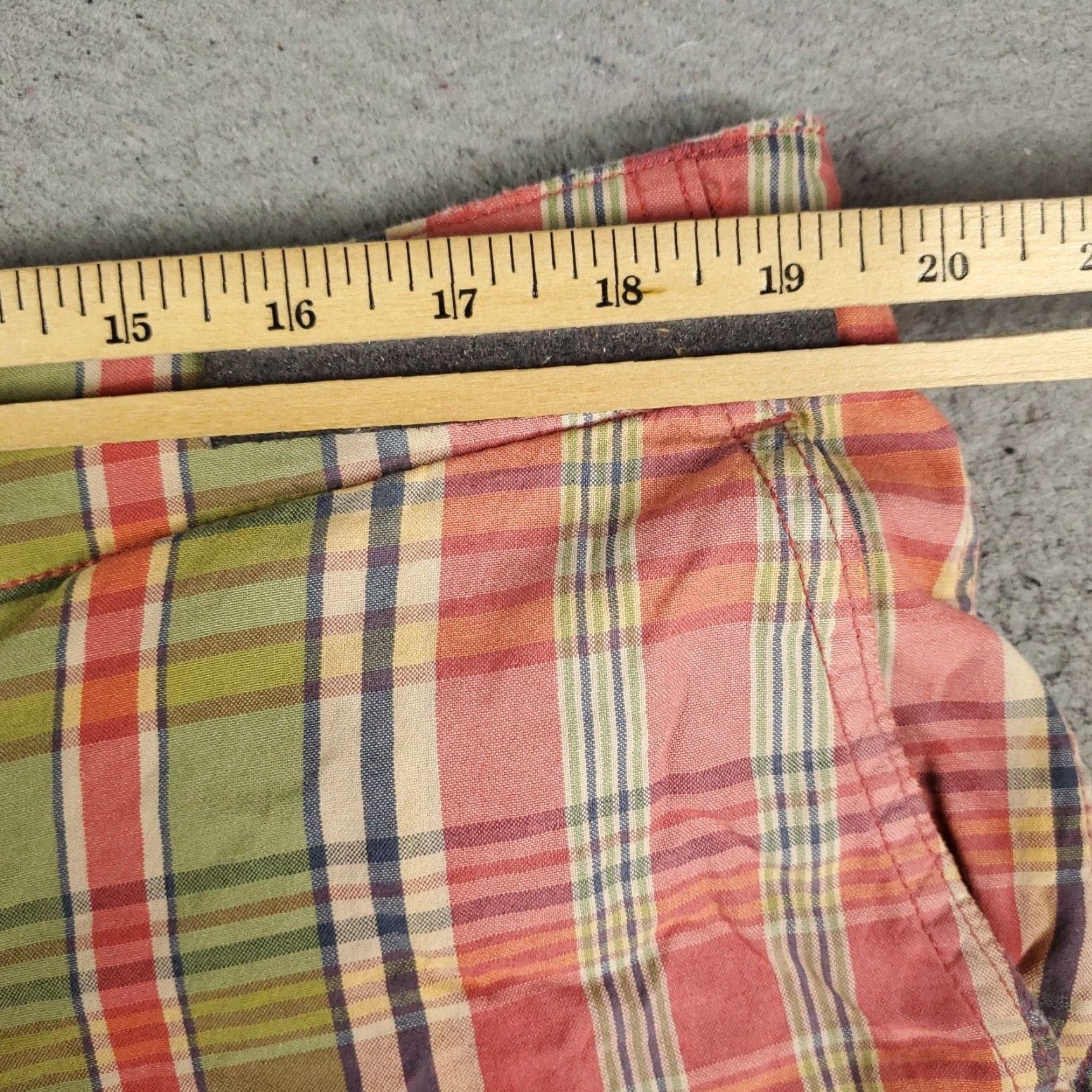 Ralph Lauren VINTAGE Ralph Lauren Shorts Men Size 38 Casual Plaid Flat Front Chino Size US 38 / EU 54 - 2 Thumbnail
