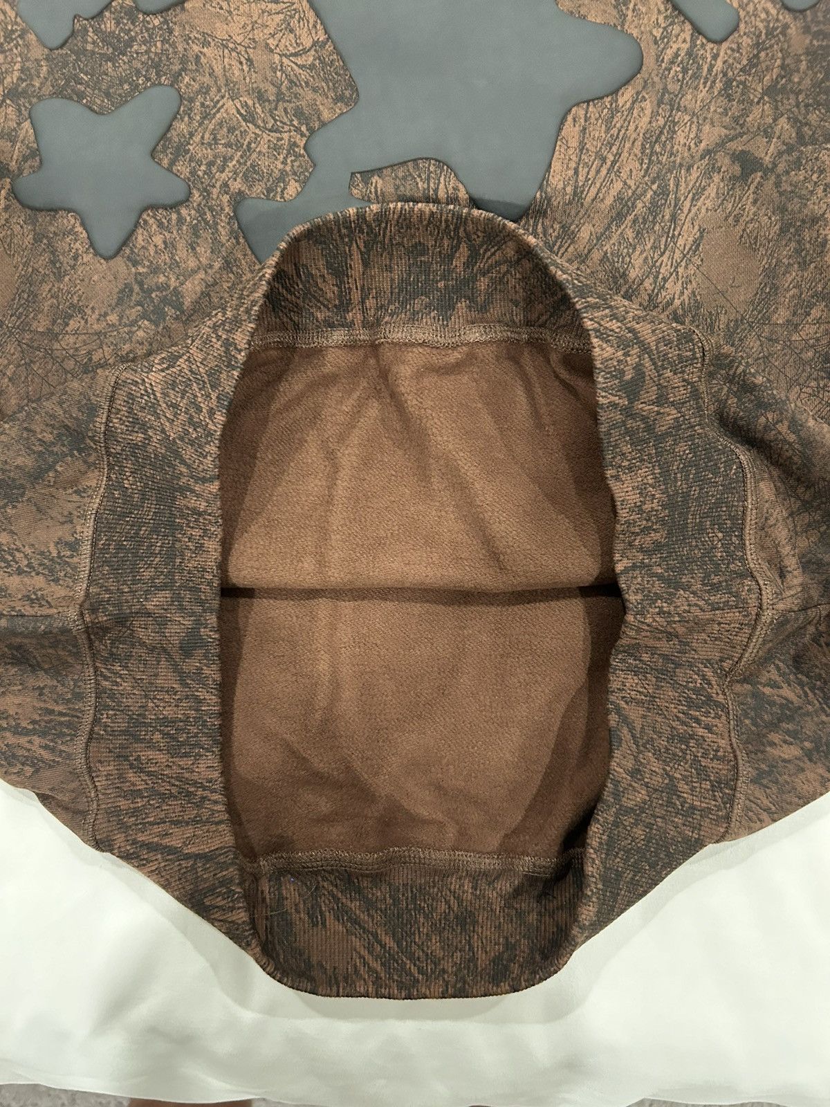 Complex × Sp5der × Travis Scott Sp5der Beluga Real Tree Camo Crewneck Complexcon Exclusive Size US M / EU 48-50 / 2 - 6 Thumbnail