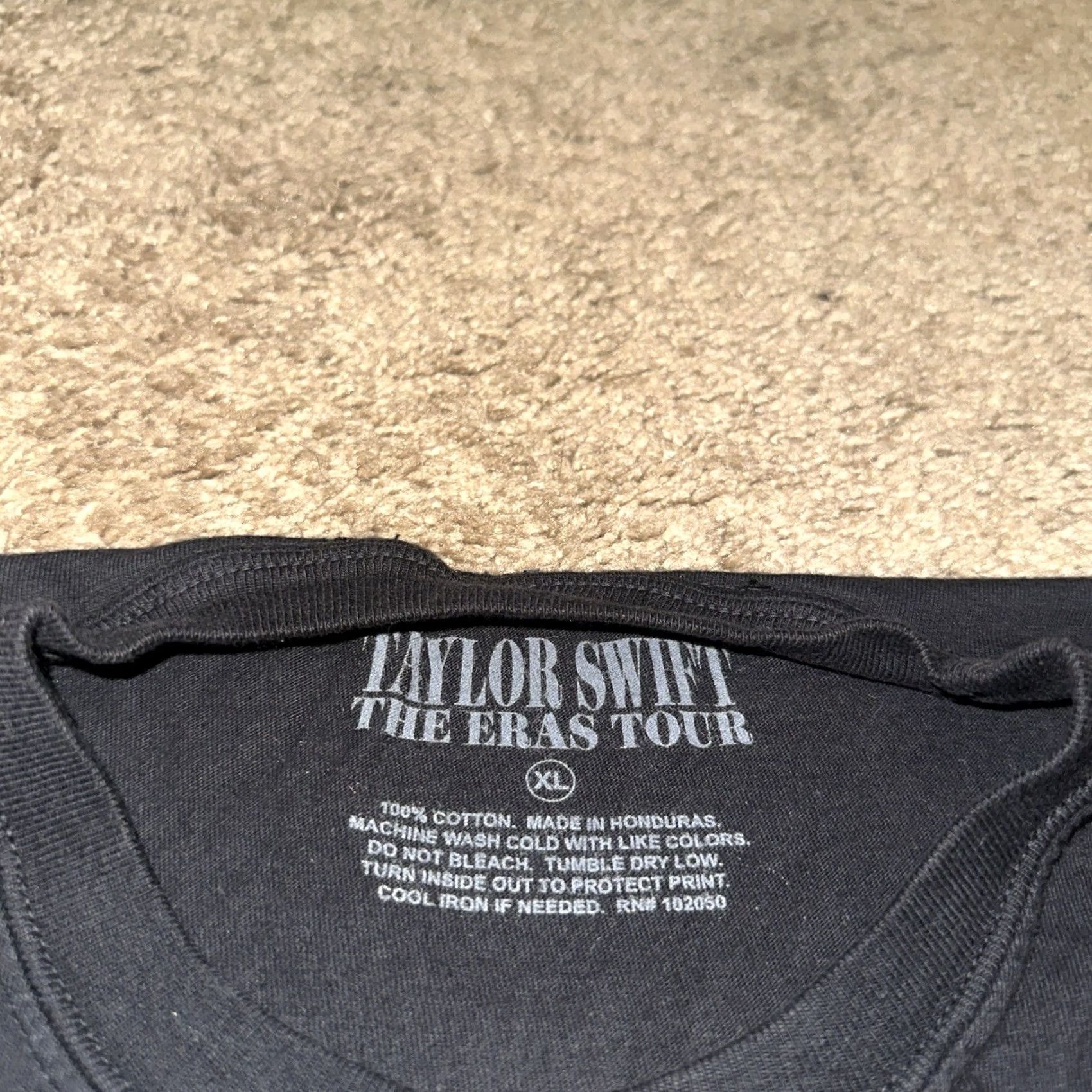 Vintage Taylor Swift Eras Tour Shirt Mens XL Black Graphic Print Sleeveless Band Size US XL / EU 56 / 4 - 3 Thumbnail