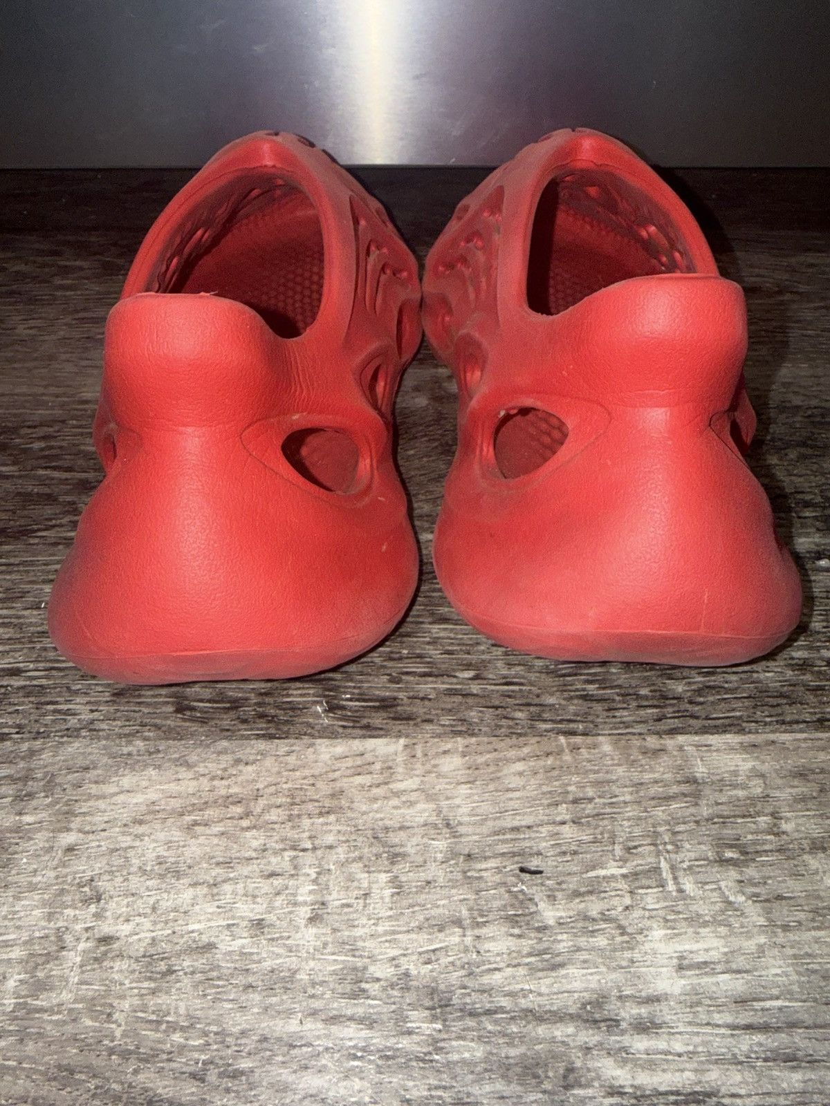 Yeezy Yeezy Foam rnnr Vermilion Size US 9 / EU 42 - 4 Thumbnail