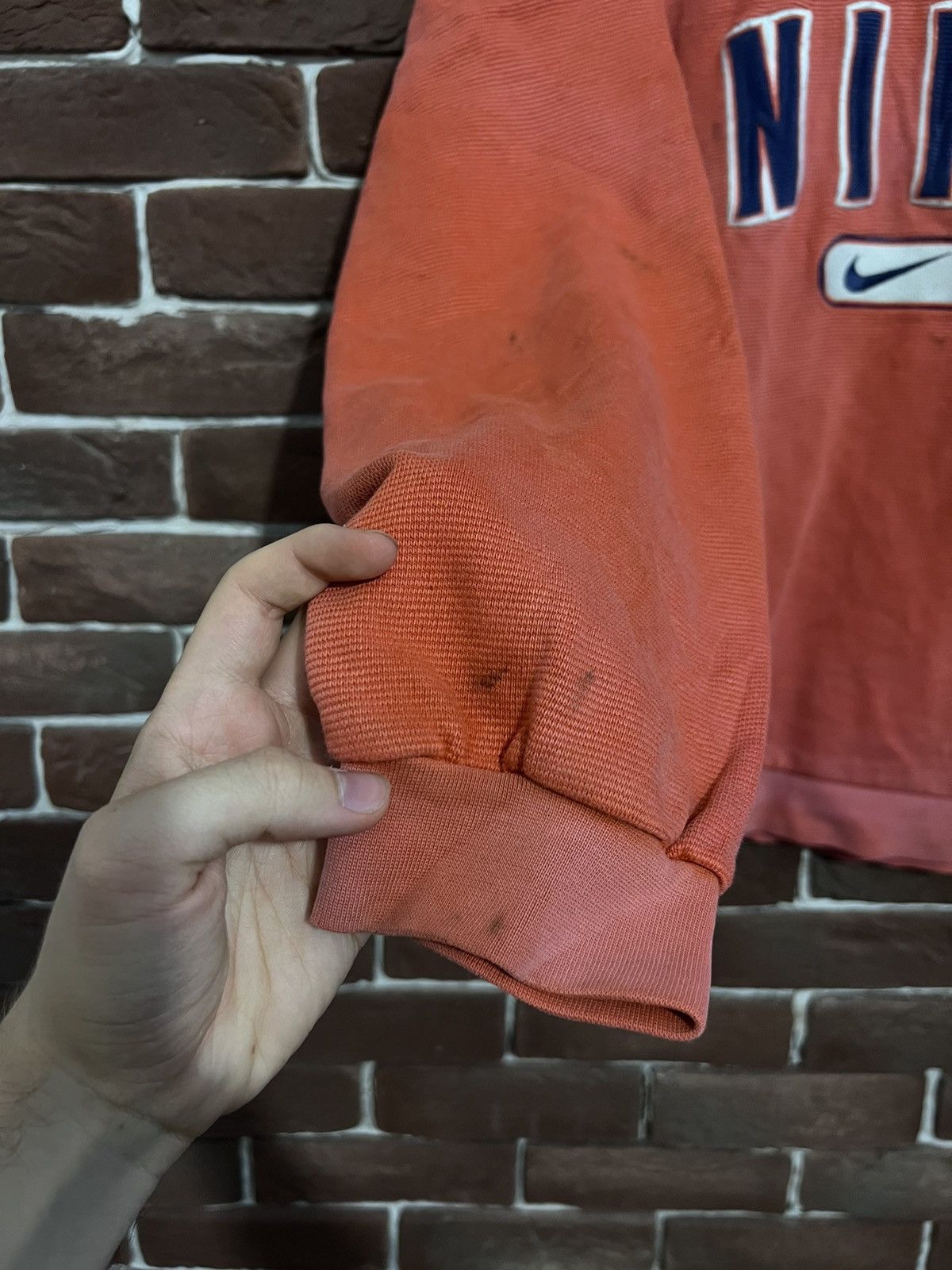 Nike Vintage 90s Nike Spellout Swoosh Logo Red Tag Crewneck L Size US L / EU 52-54 / 3 - 4 Thumbnail
