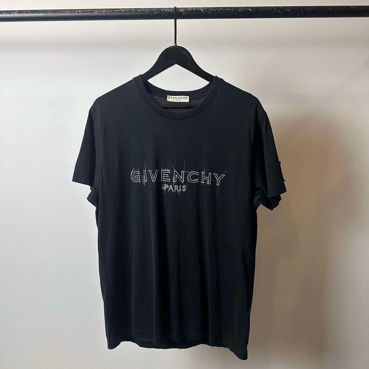 Givenchy GIVENCHY LOGO T SHIRT Size US S / EU 44-46 / 1 - 1 Thumbnail