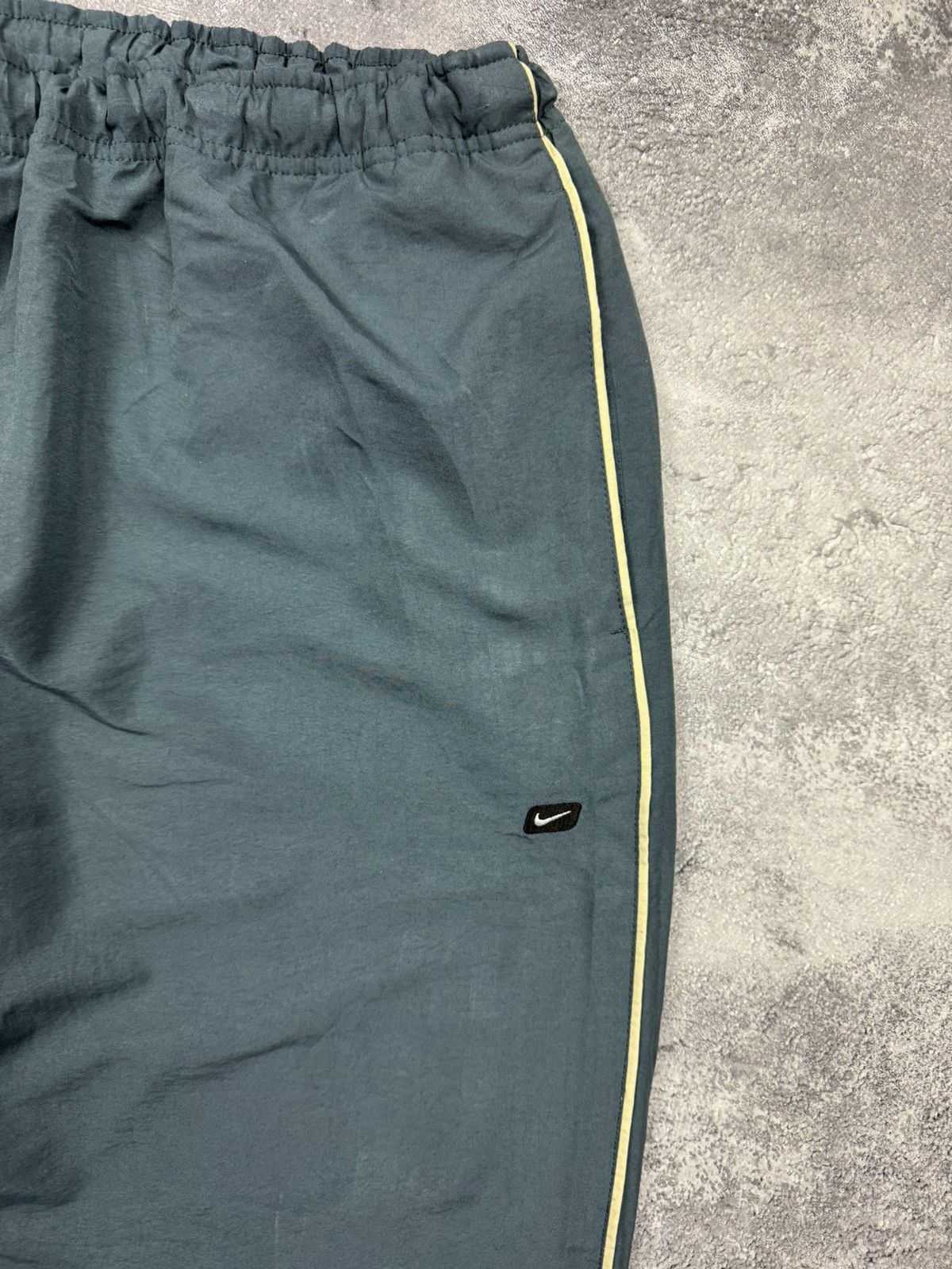 Nike Nike Vintage Track Pants Swoosh Y2K Baggy Sweatpants Hype Size US 36 / EU 52 - 10 Thumbnail
