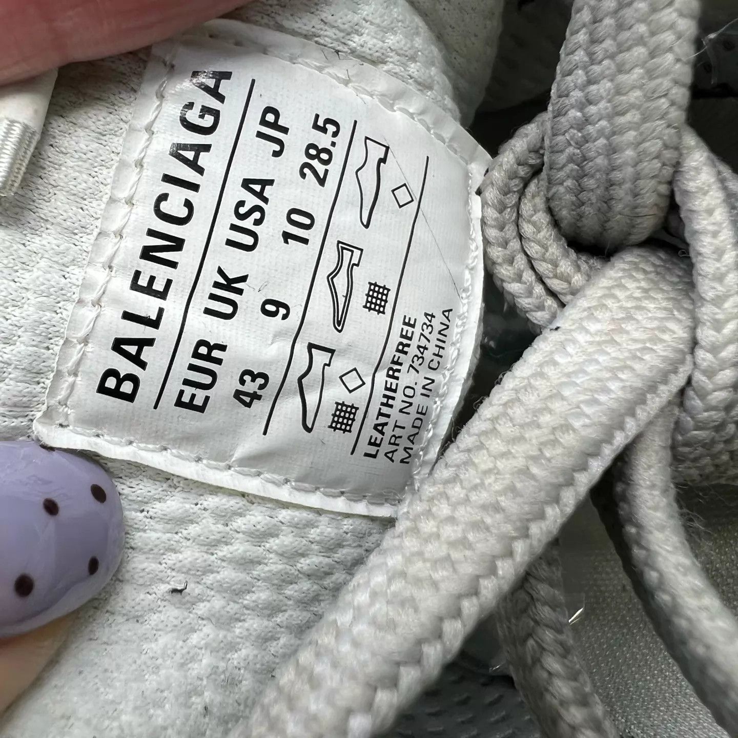 Balenciaga Balenciaga 3XL Size 43 Light Beige Like New Size US 10 / EU 43 - 4 Thumbnail