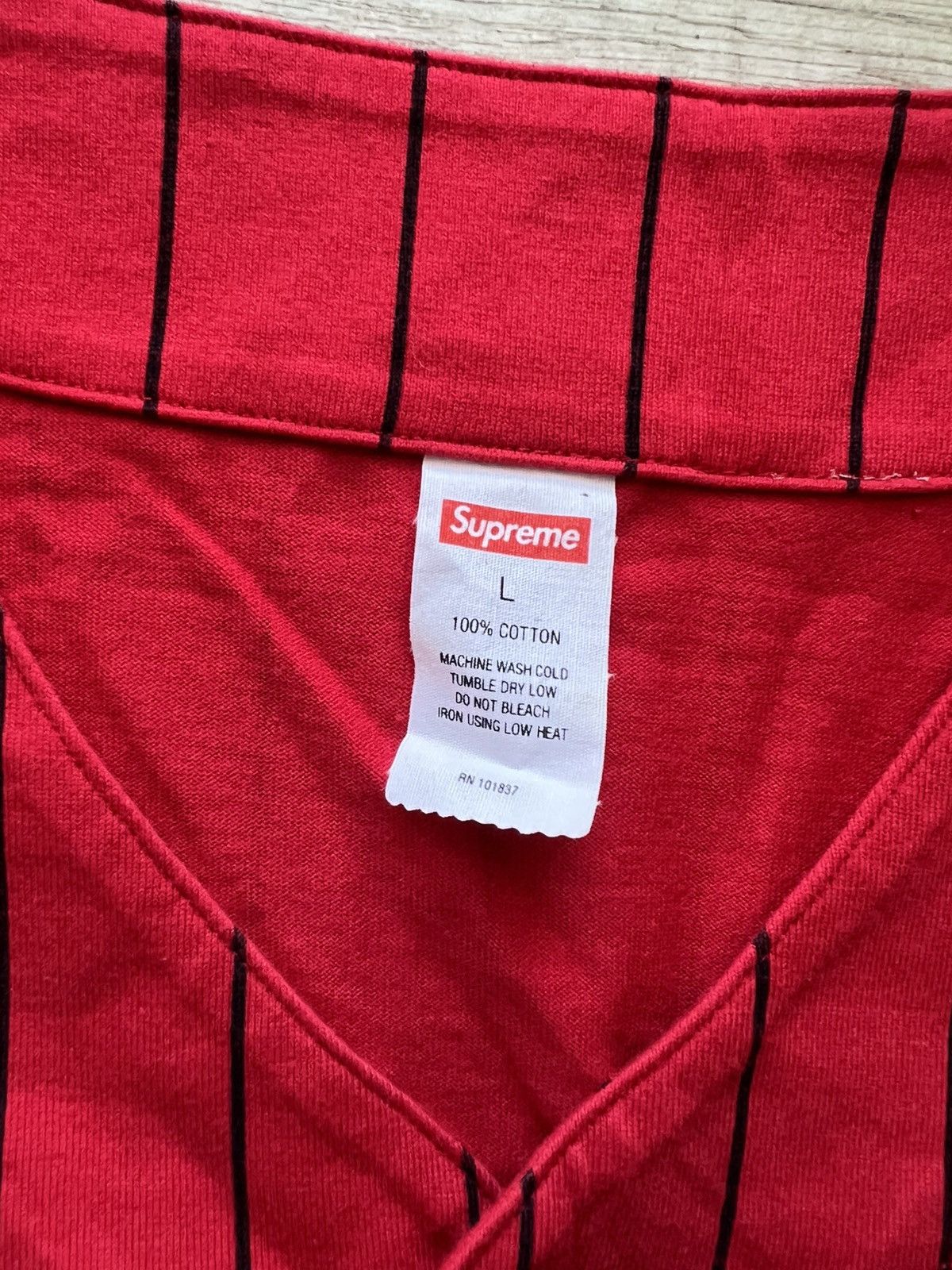 Supreme Supreme Love Hate Red Baseball Jersey size L Button up 2019 Size US L / EU 52-54 / 3 - 5 Thumbnail