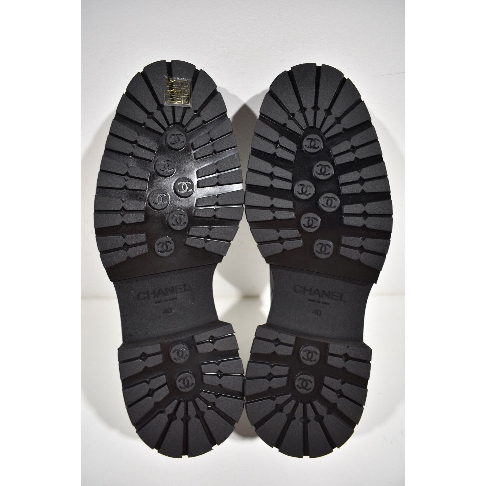 Chanel Chanel Calfskin Leather Quilted Flat Platform Loafer 40 Size US 10 / IT 40 - 12 Thumbnail