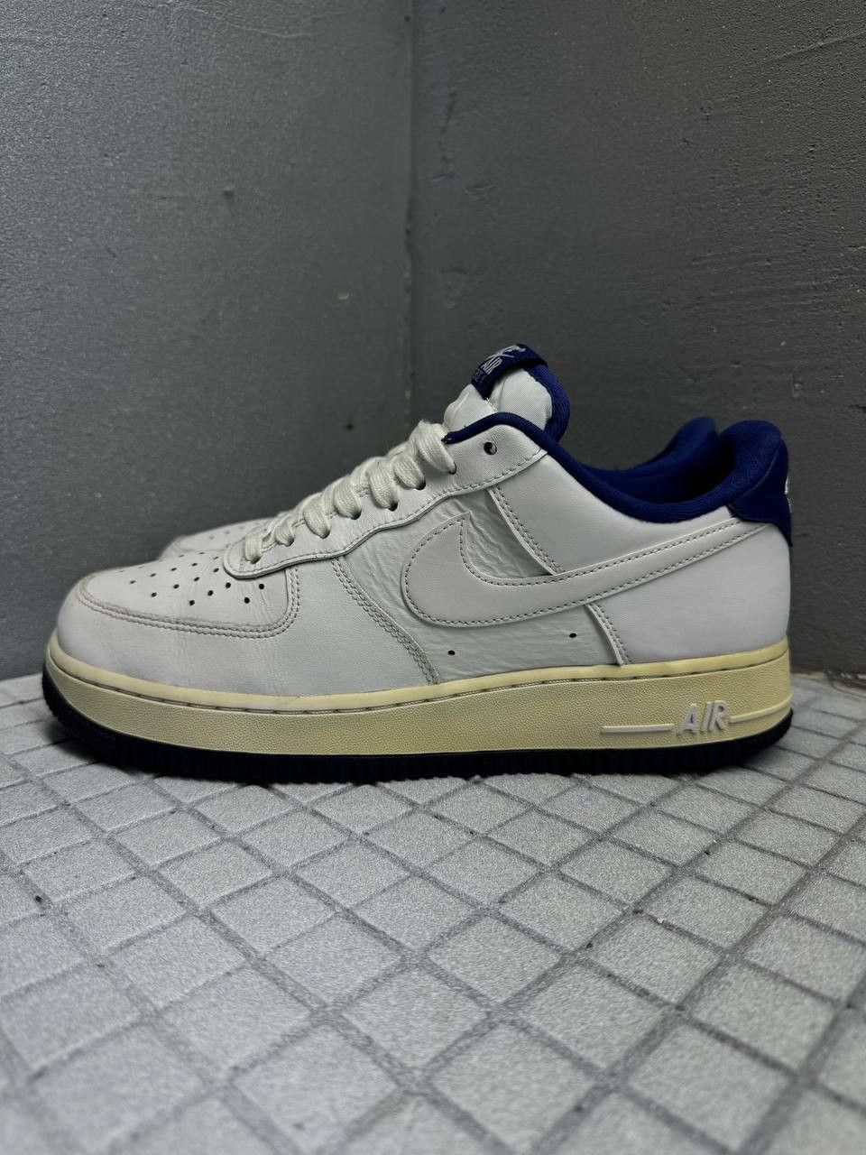 Nike Nike AF1 Low '07 Leather LE Size US 8 / EU 41 - 3 Thumbnail