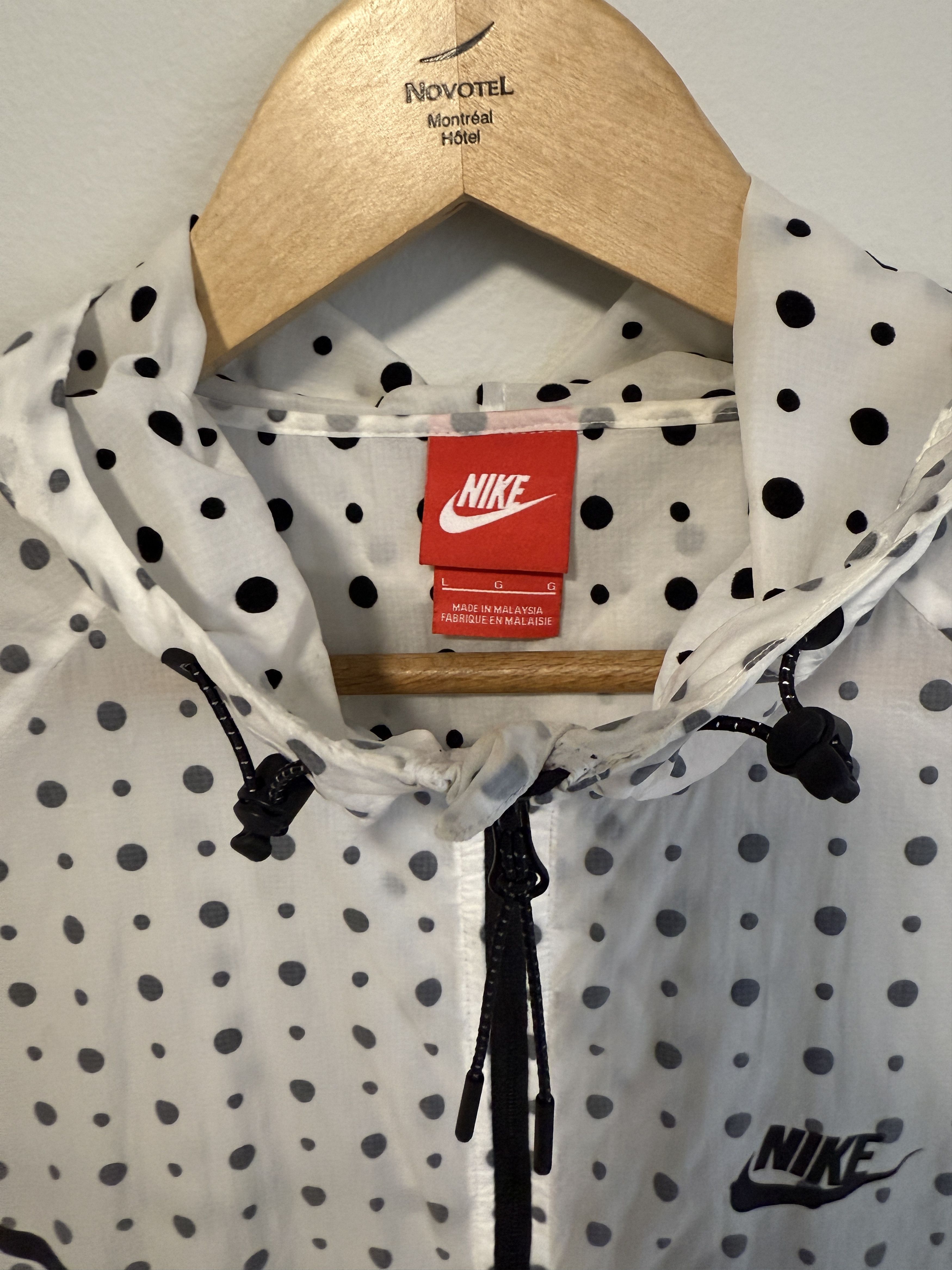Nike Nike Tech Hyperfuse Windrunner Jacket SIZE L Size US L / EU 52-54 / 3 - 5 Thumbnail