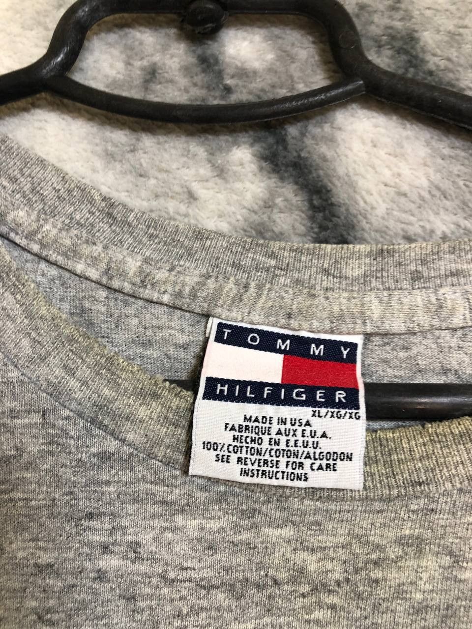 Tommy Hilfiger Rare Vintage TOMMY HILFIGER Spell Out Big Flag T Shirt Size US XL / EU 56 / 4 - 2 Thumbnail
