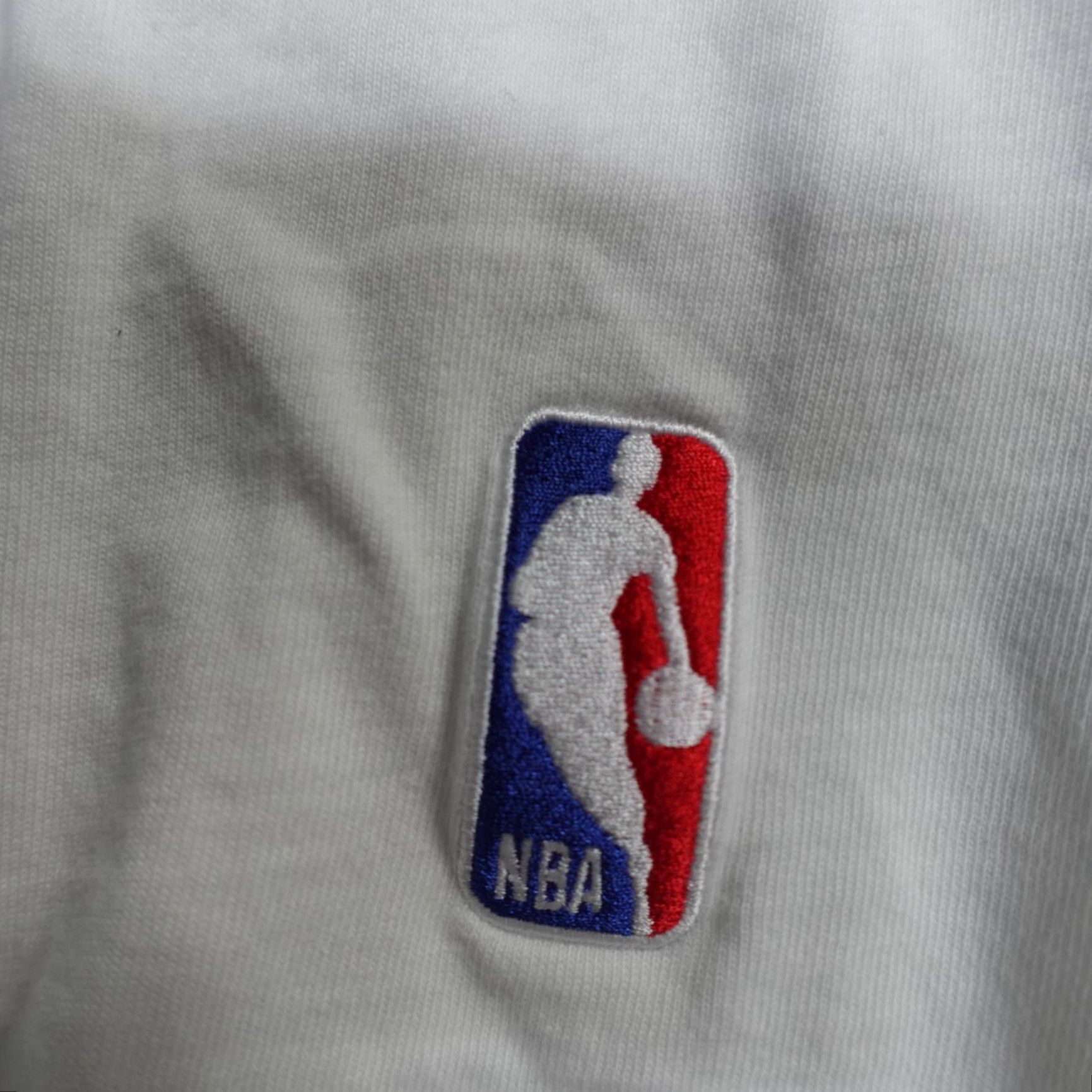 Nike Nike x Kith Shirt Medium White Sleeve Box Logo New York Knicks DA1632-100 Size US M / EU 48-50 / 2 - 2 Thumbnail