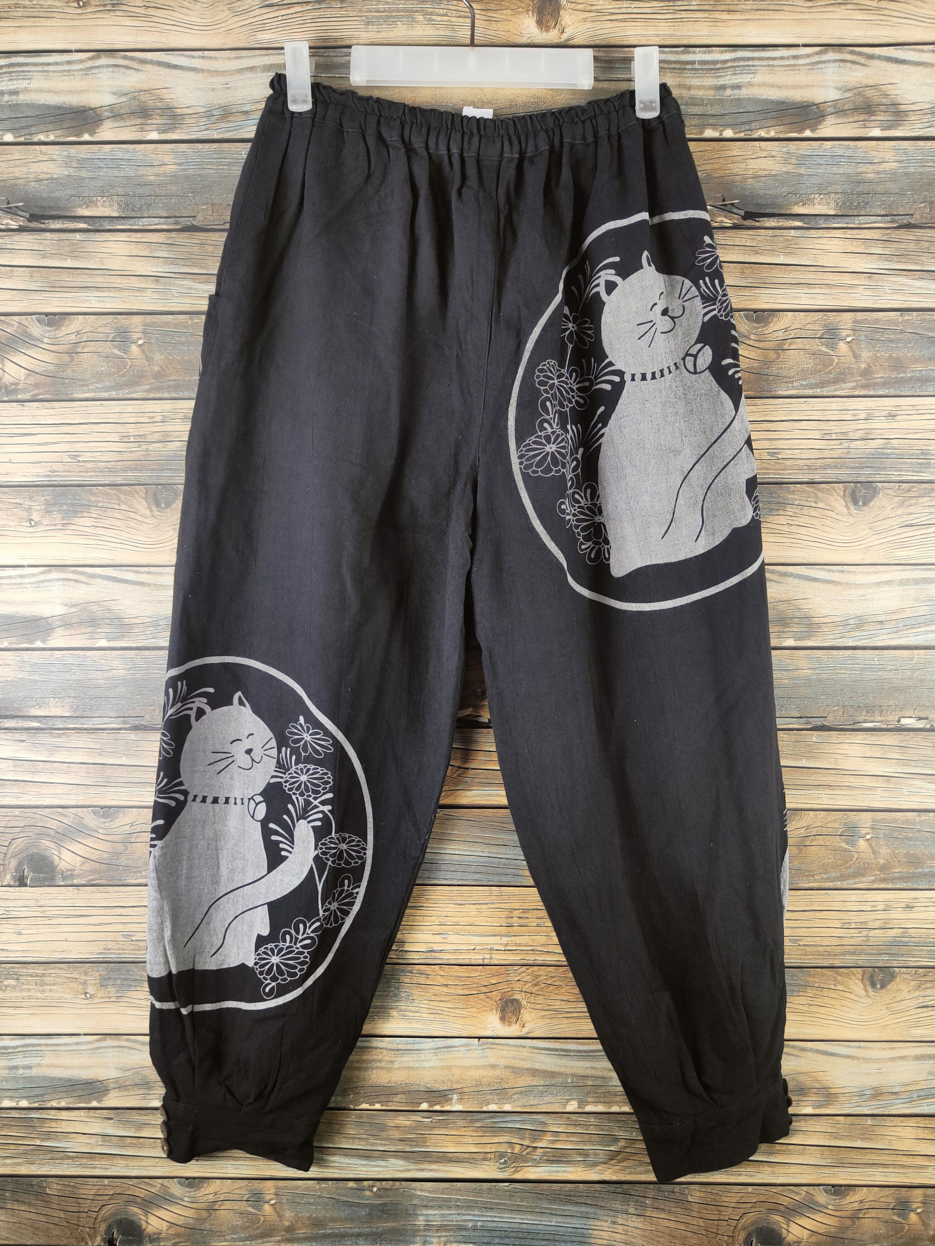 Japanese Brand DL Ethnic Labels Black Multipocket Joggers #46-844 Size 30" / US 8 / IT 44 - 7 Thumbnail