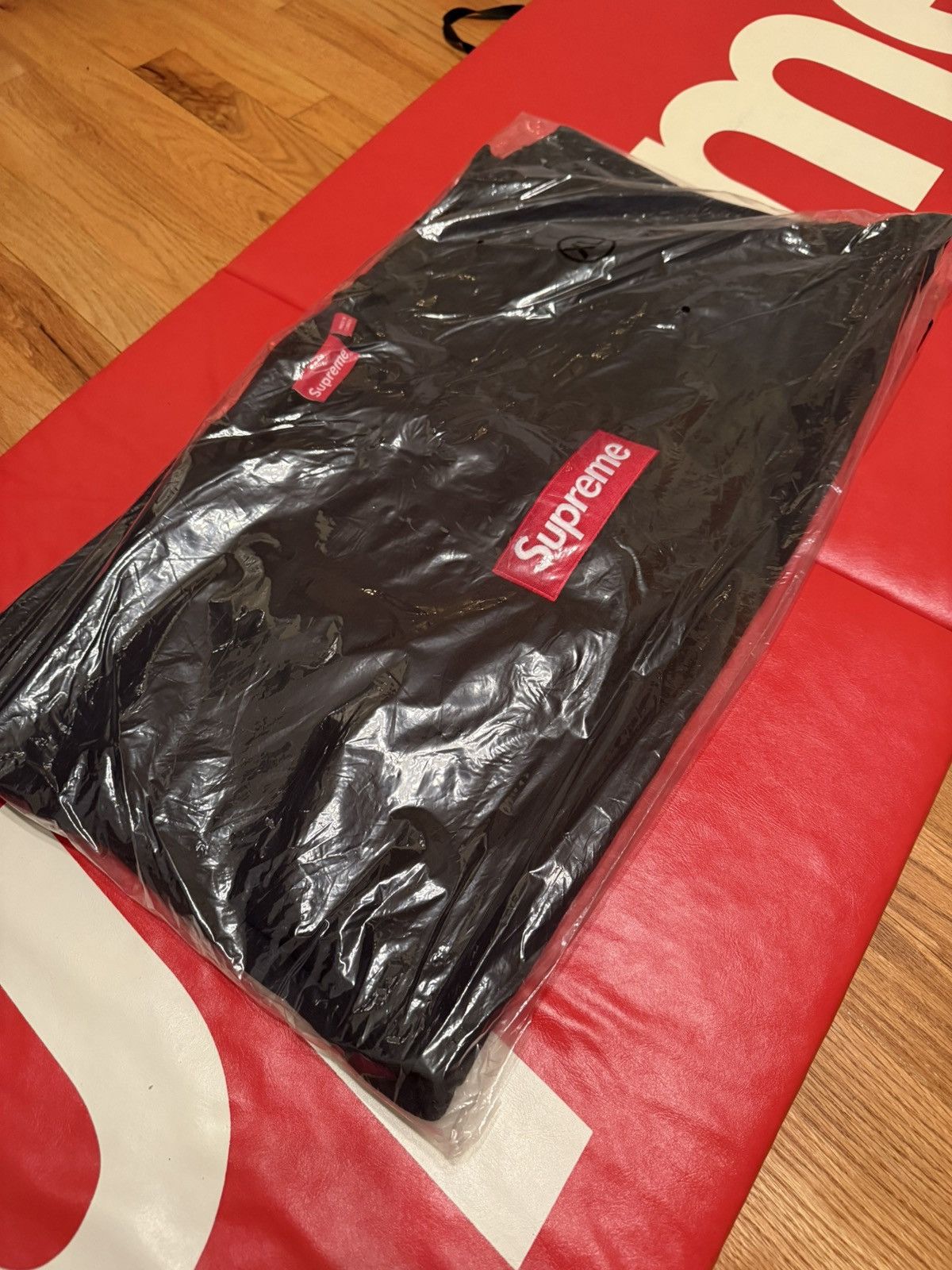 Supreme FW22 Supreme Box Logo Crewneck Black Size XL Size US XL / EU 56 / 4 - 2 Thumbnail