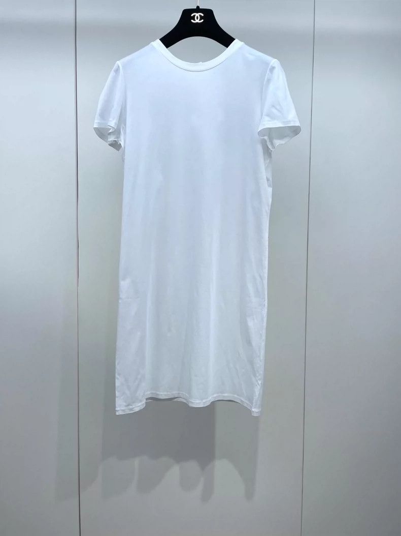 Chanel Chanel White short-sleeved T-shirt dress 2504-Nextarrow Size M / US 6-8 / IT 42-44 - 1 Thumbnail