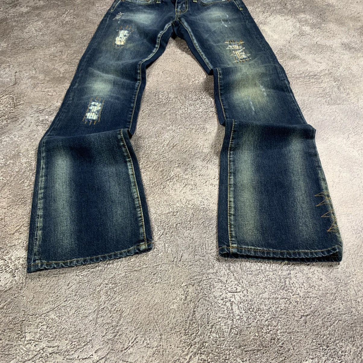 Vintage Vintage Y2K Distressed Flared Jeans Low Rise Grunge Slim 28 Size 28" / US 6 / IT 42 - 1 Thumbnail