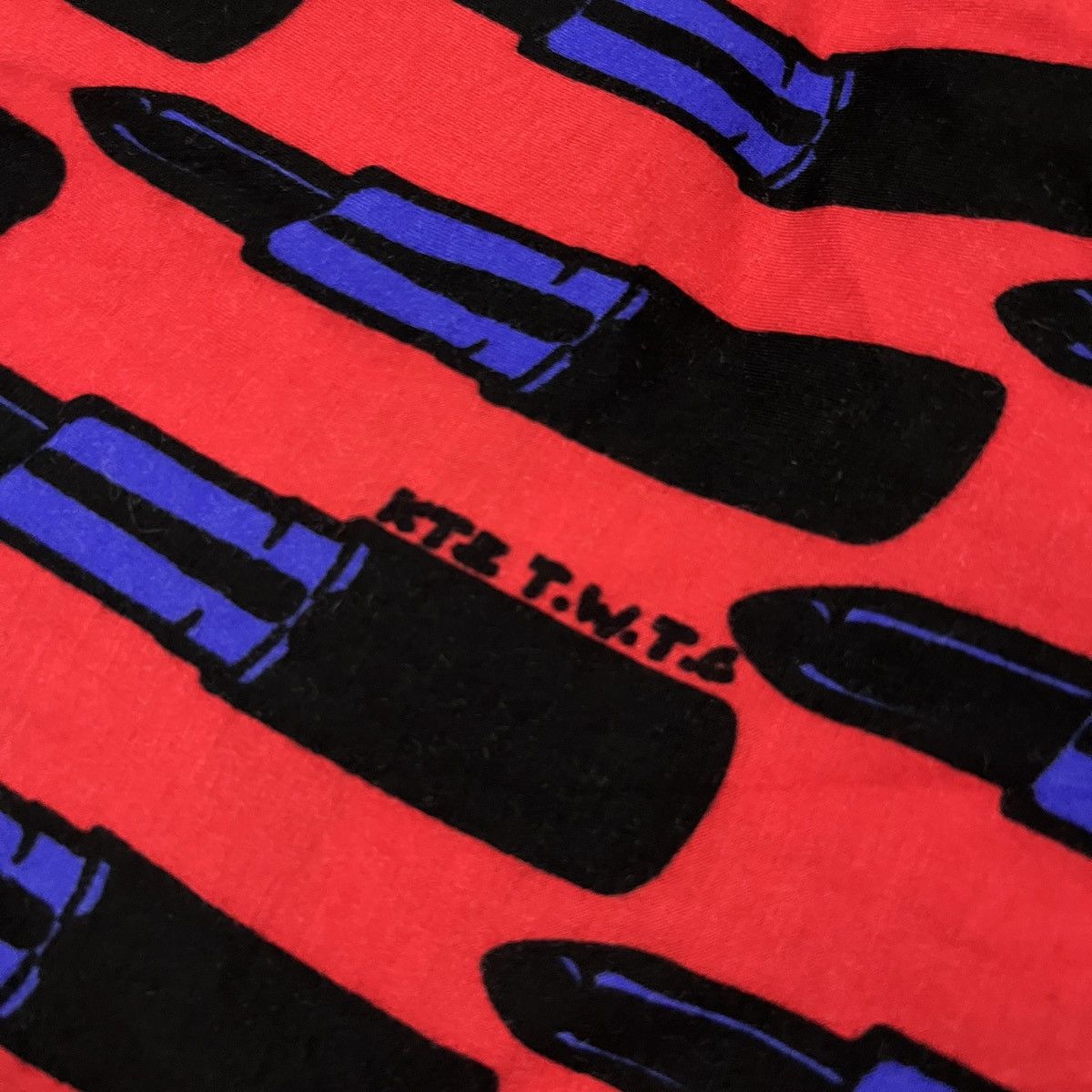 KTZ KTZ Lipstick Bullet All-Over Print T-Shirt Size US XS / EU 42 / 0 - 5 Thumbnail