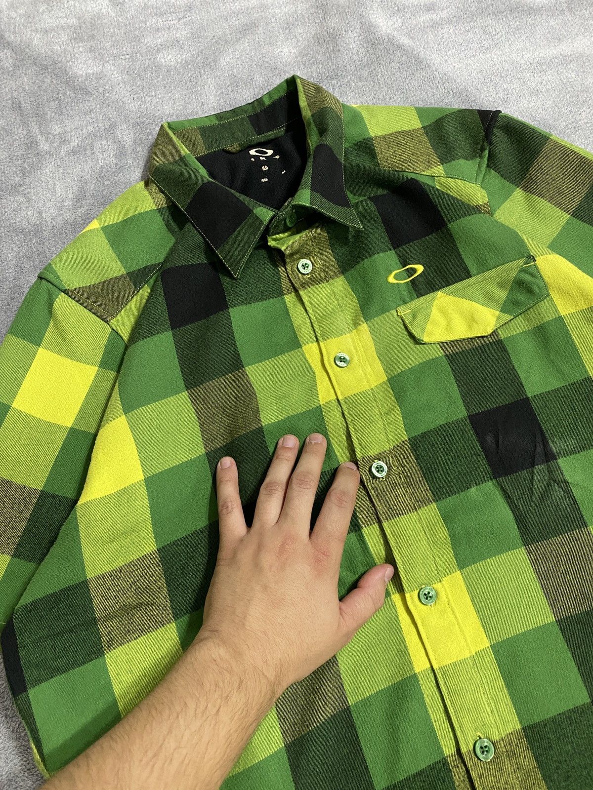 Oakley Vintage Y2k Oakley shirt Size US L / EU 52-54 / 3 - 6 Thumbnail