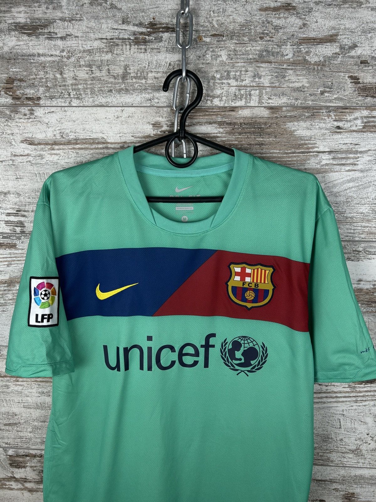 Vintage Mens Vintage Nike FC Barcelona Messi 10 Jersey T-shirt tee Size US M / EU 48-50 / 2 - 3 Thumbnail
