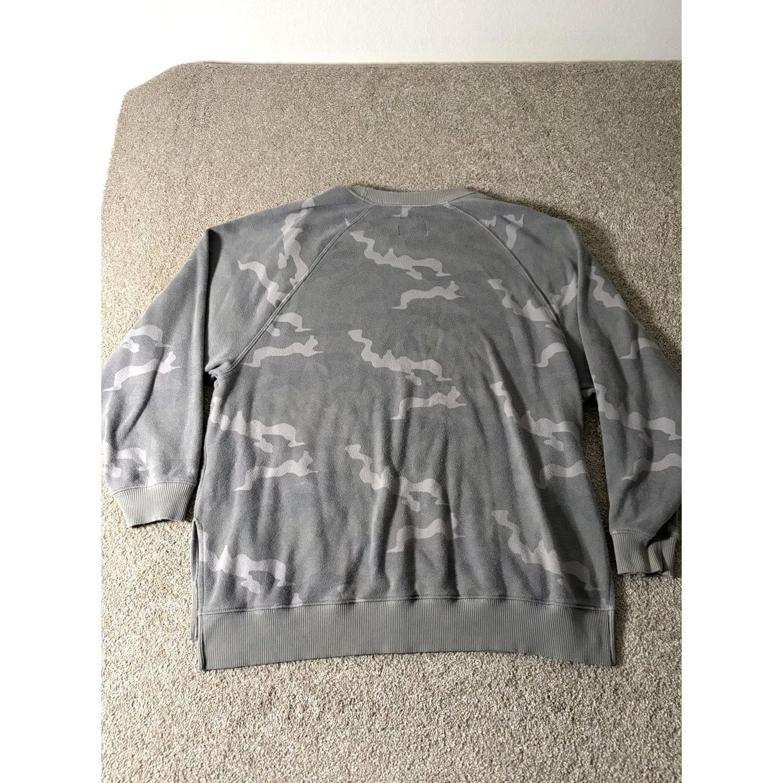 Vintage American Eagle Shirt Womens Medium Gray Camo Fleece Raglan Crewneck Pullover Size M / US 6-8 / IT 42-44 - 7 Thumbnail