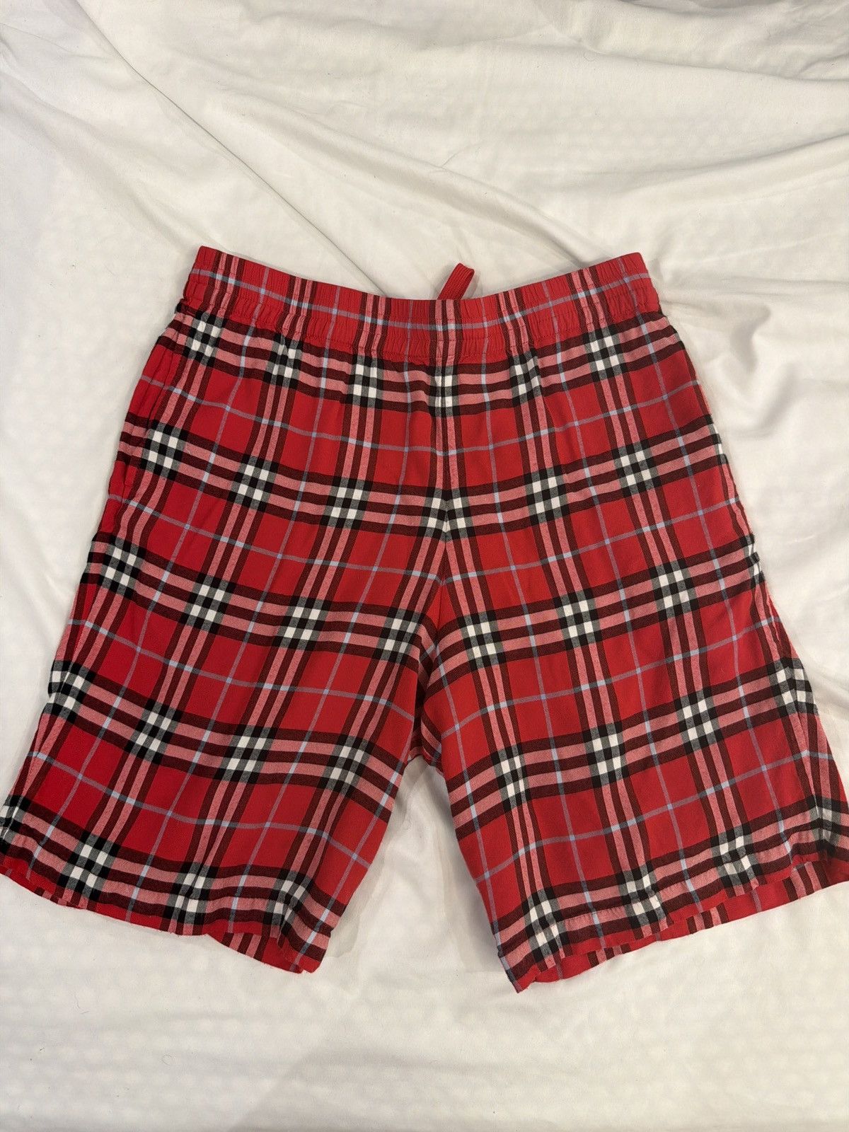 Burberry Burberry Red Shorts – Size S – Excellent Condition Size US 32 / EU 48 - 1 Thumbnail