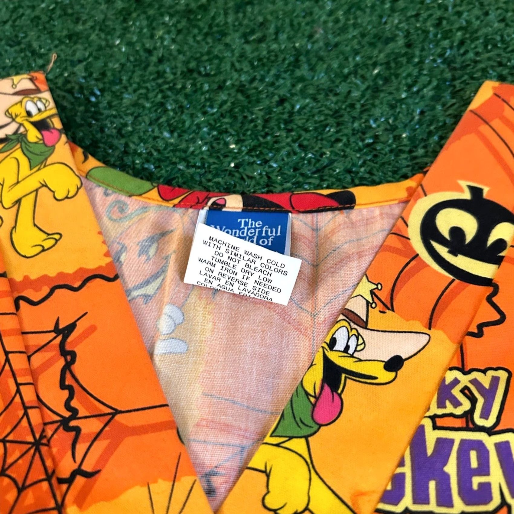Disney VINTAGE Disney Halloween Scrub Top Tricky Mickey Mouse Shirt Orange Adult Large Size US L / EU 52-54 / 3 - 7 Thumbnail