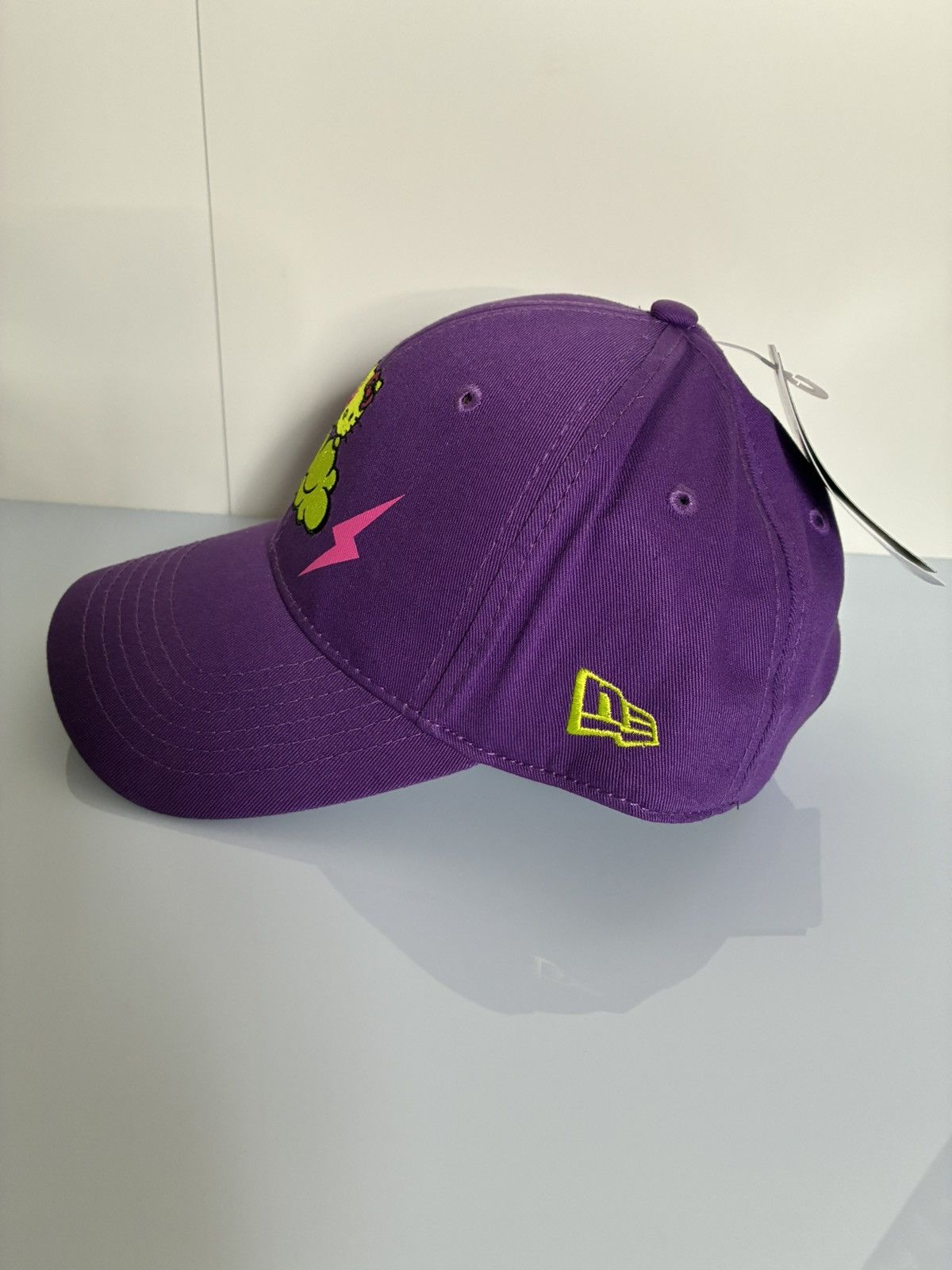 New Era 2010 BRAND NEW Hello Kitty X New Era cap! Size ONE SIZE - 2 Thumbnail