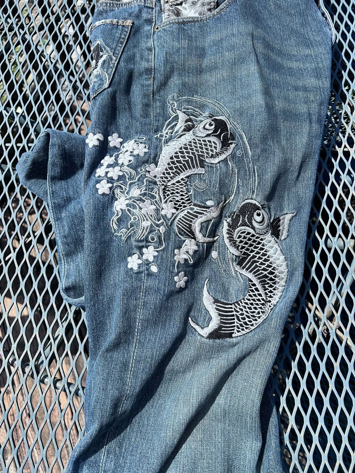 Japanese Brand CRAZY VINTAGE Y2K EMBROIDERED JAPANESE KOI FISH JEANS Size US 36 / EU 52 - 9 Thumbnail