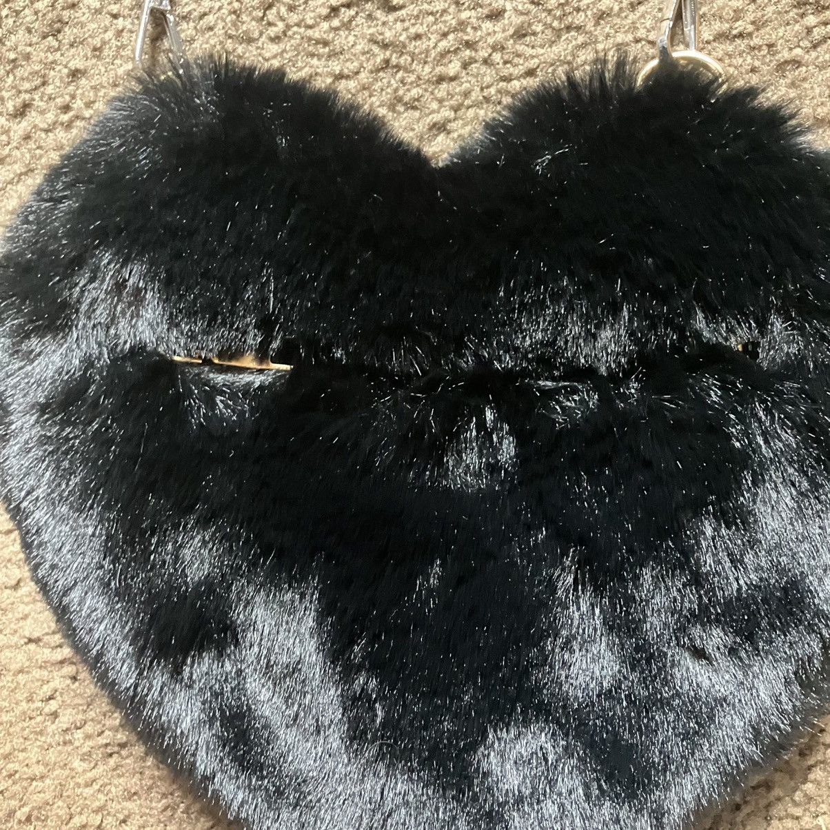 Other Furry Black Heart Crossbody Handbag Size ONE SIZE - 2 Thumbnail