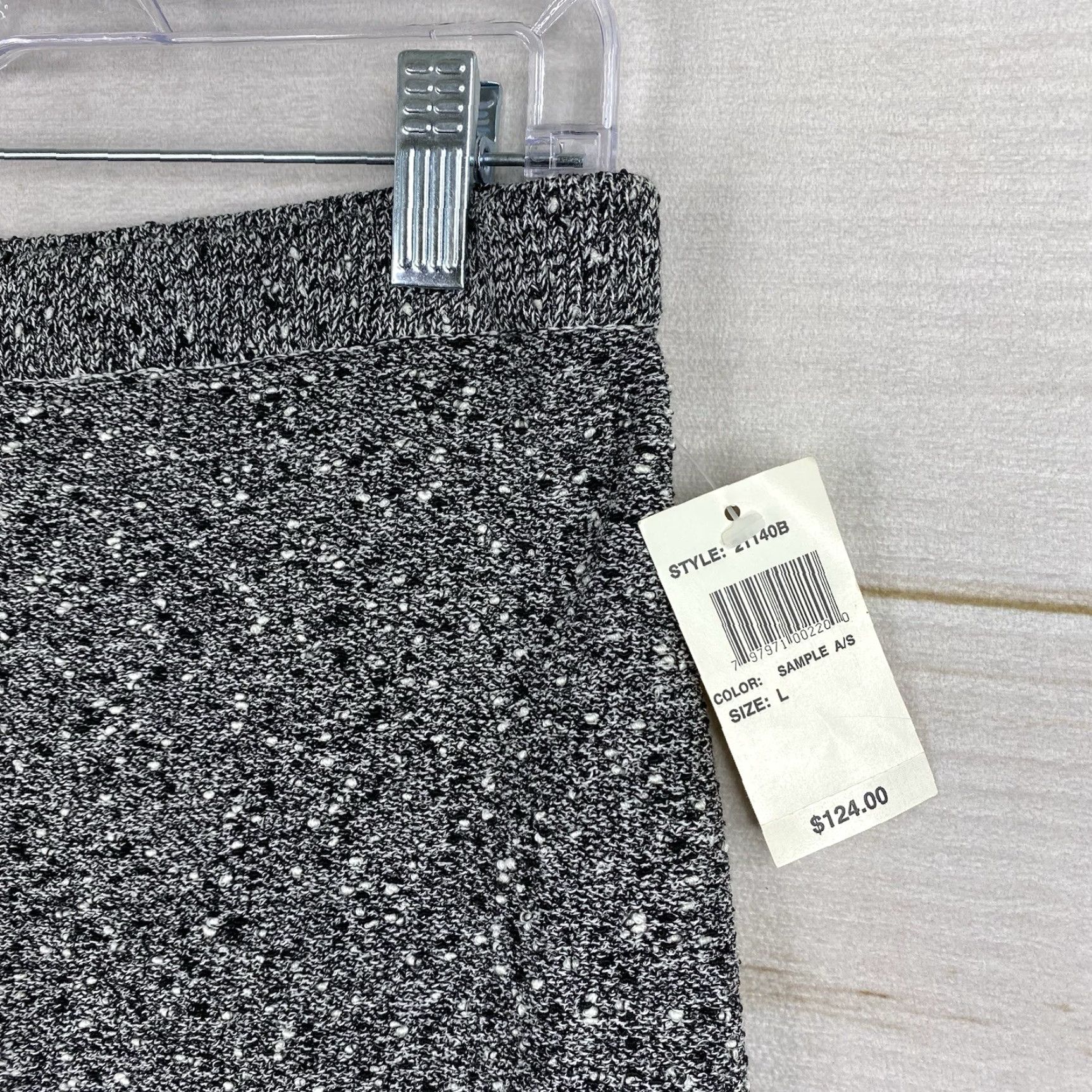 Vintage VINTAGE Adrienne Vittadini Womens Skirt L Black Sweater Knit Pull On Pencil NWT Size L / US 10 / IT 46 - 2 Thumbnail