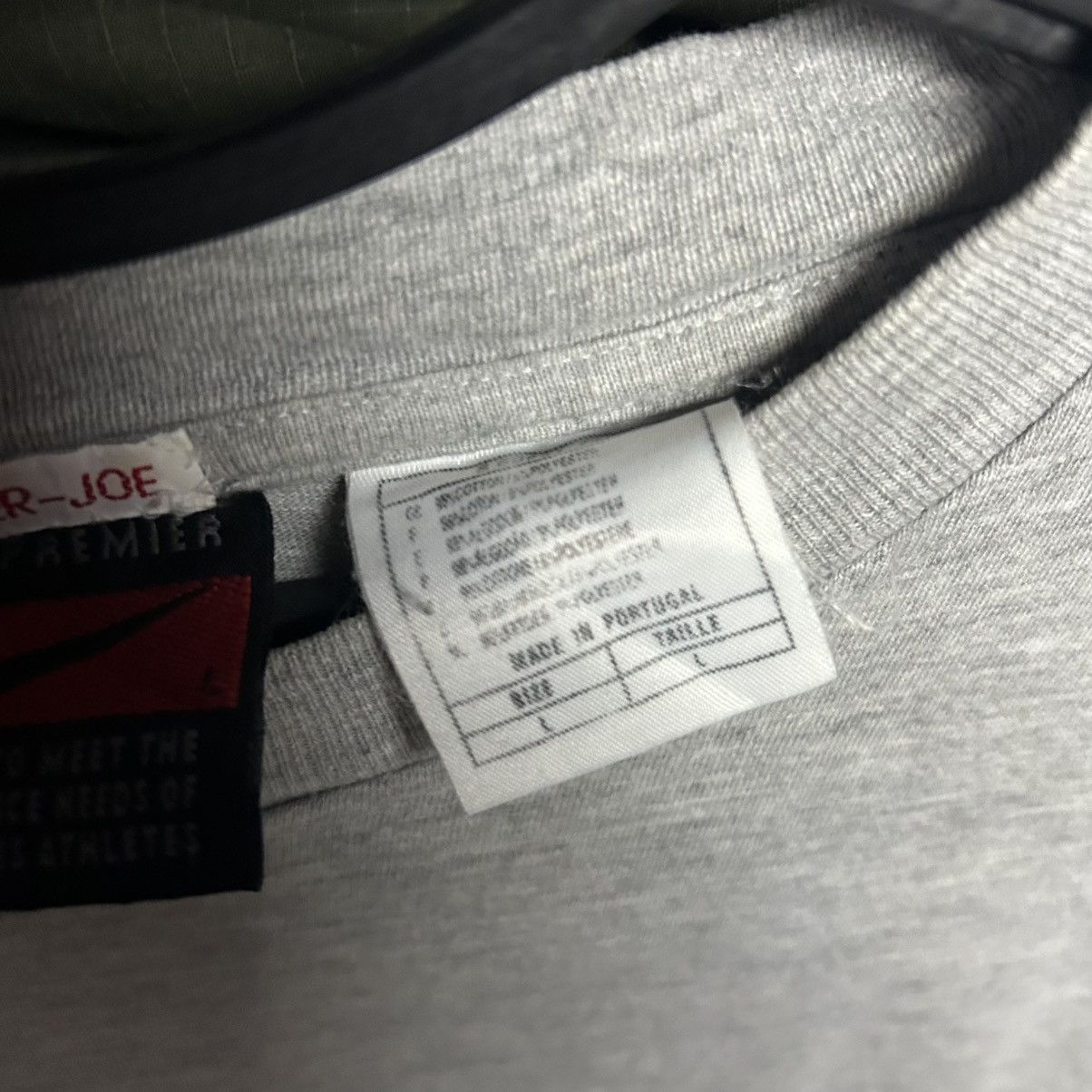 Nike Vintage Nike Big Swoosh 90’s streetwear y2k tee size L Size US L / EU 52-54 / 3 - 6 Thumbnail