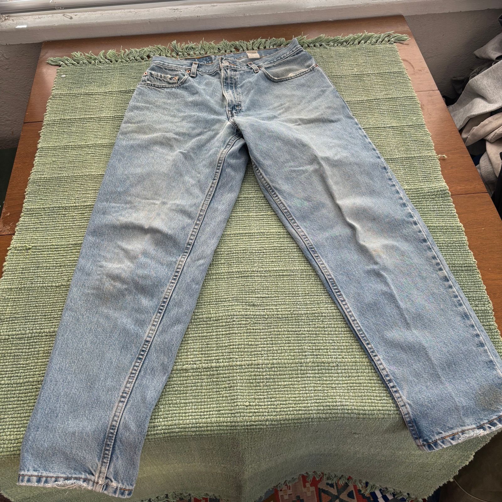 Levi's Vintage 90s Levis 560 Distressed Light Wash Tapered Jeans Size US 33 - 7 Thumbnail