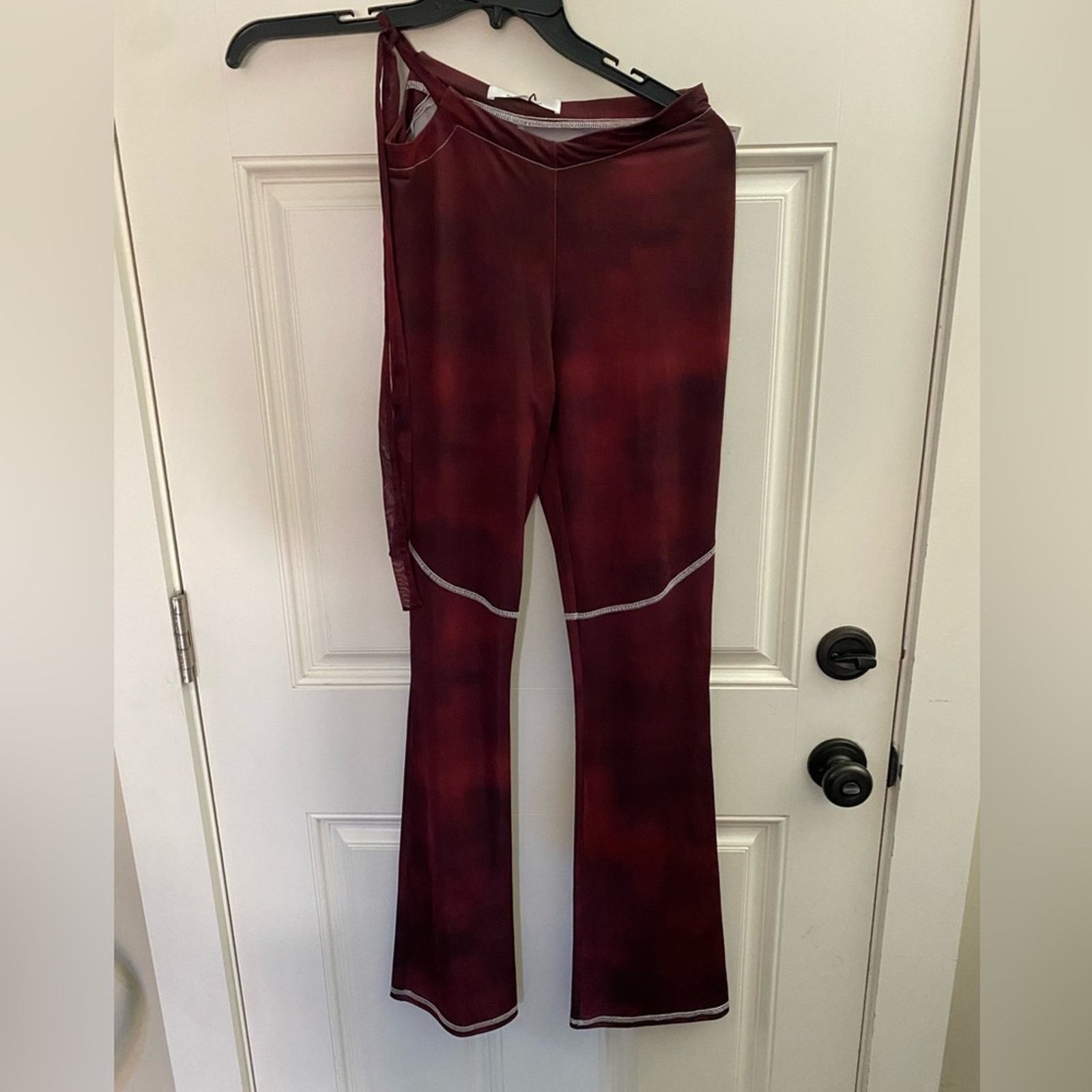 Other Peachy Den Iris Flared Hip Cutout pants Wine Red Small Size 26" / US 2 / IT 38 - 7 Thumbnail