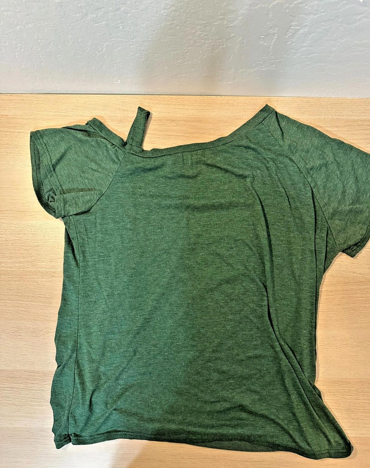 Designer Ladies’ Cold Shoulder Shirt – Emerald Green, Plus Size (2XL) Size XXL / US 16-18 / IT 52-54 - 3 Thumbnail
